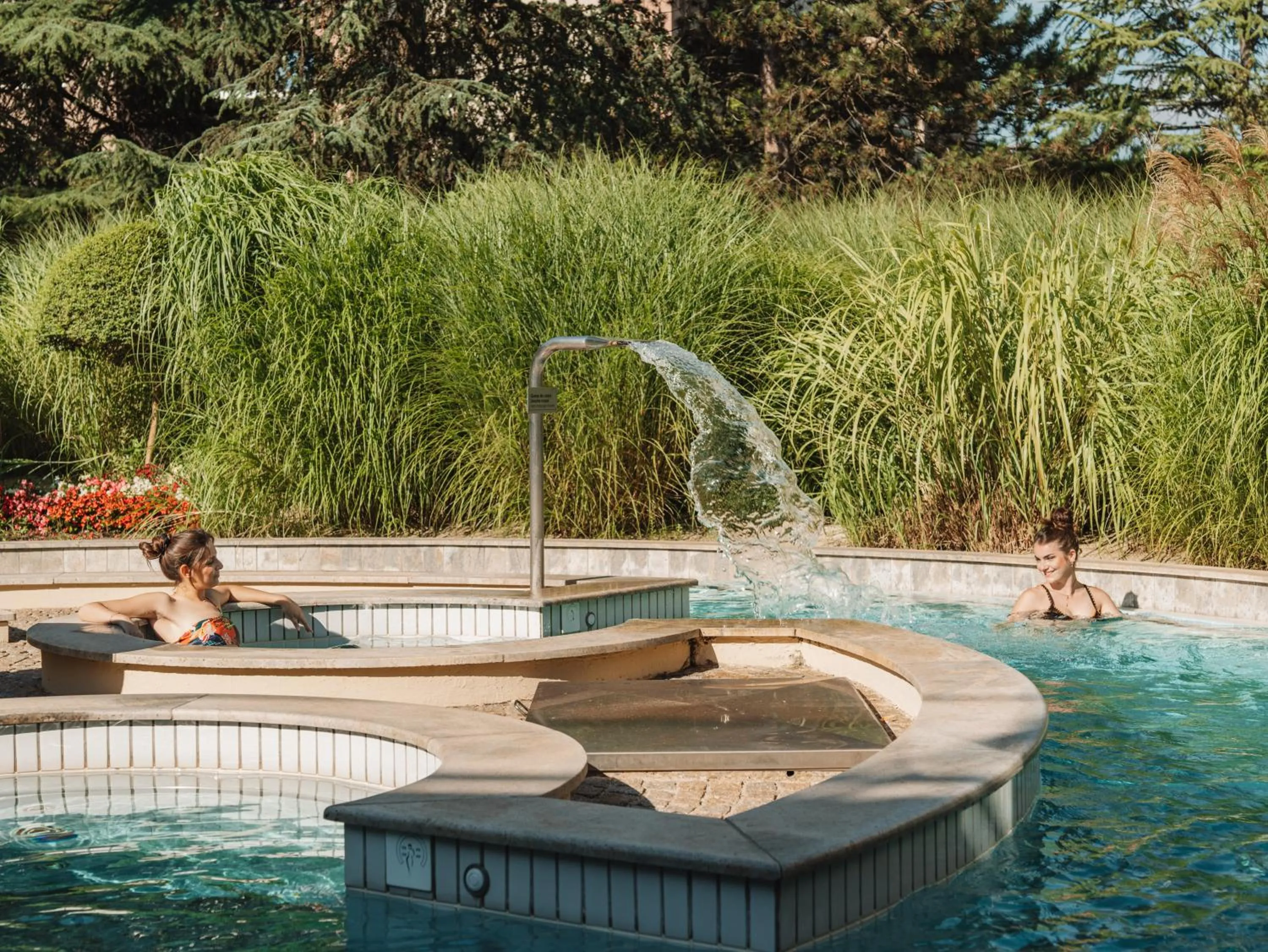 Spa and wellness centre/facilities in Hôtel Lyon Métropole & Spa