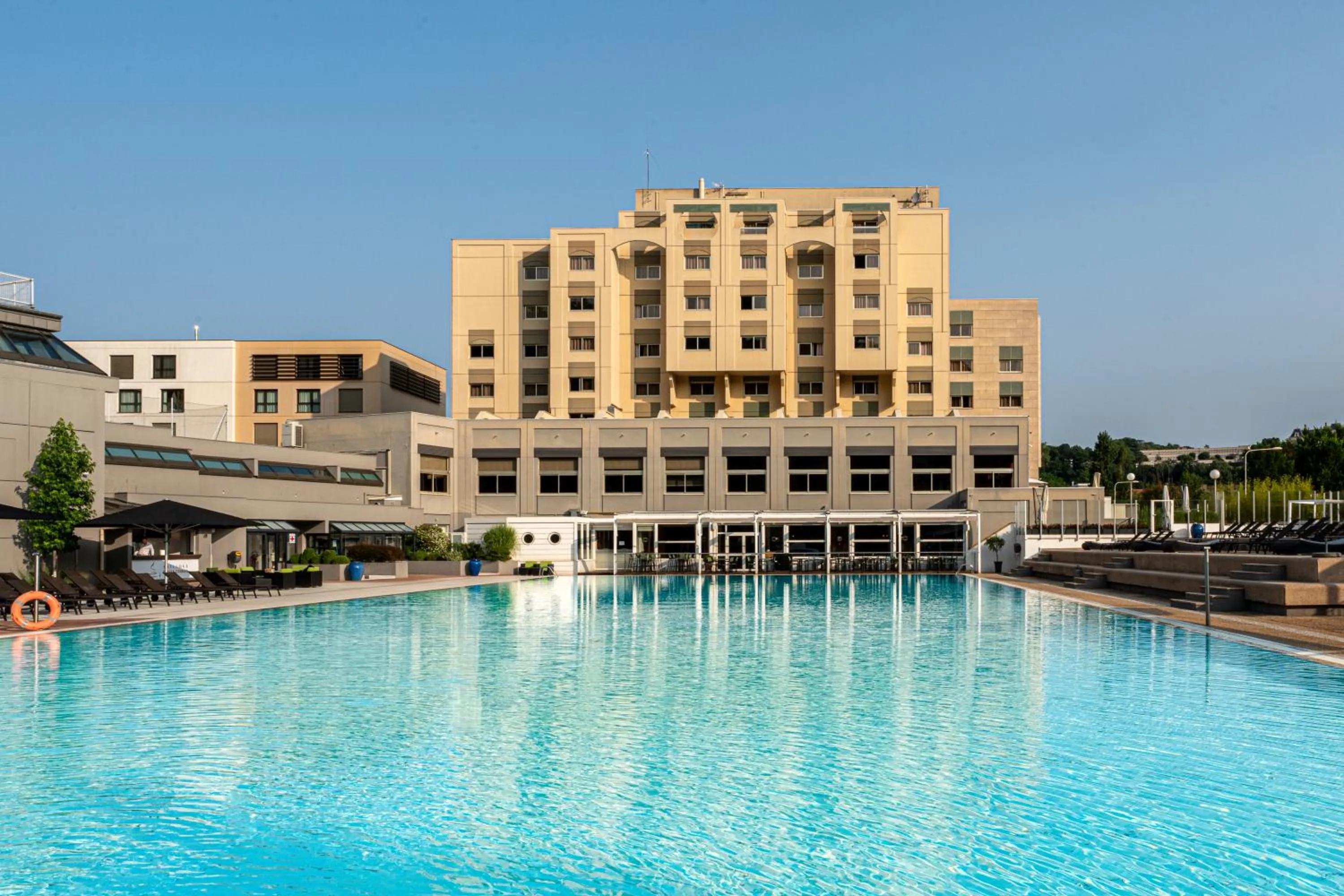 Swimming pool in Hôtel Lyon Métropole & Spa