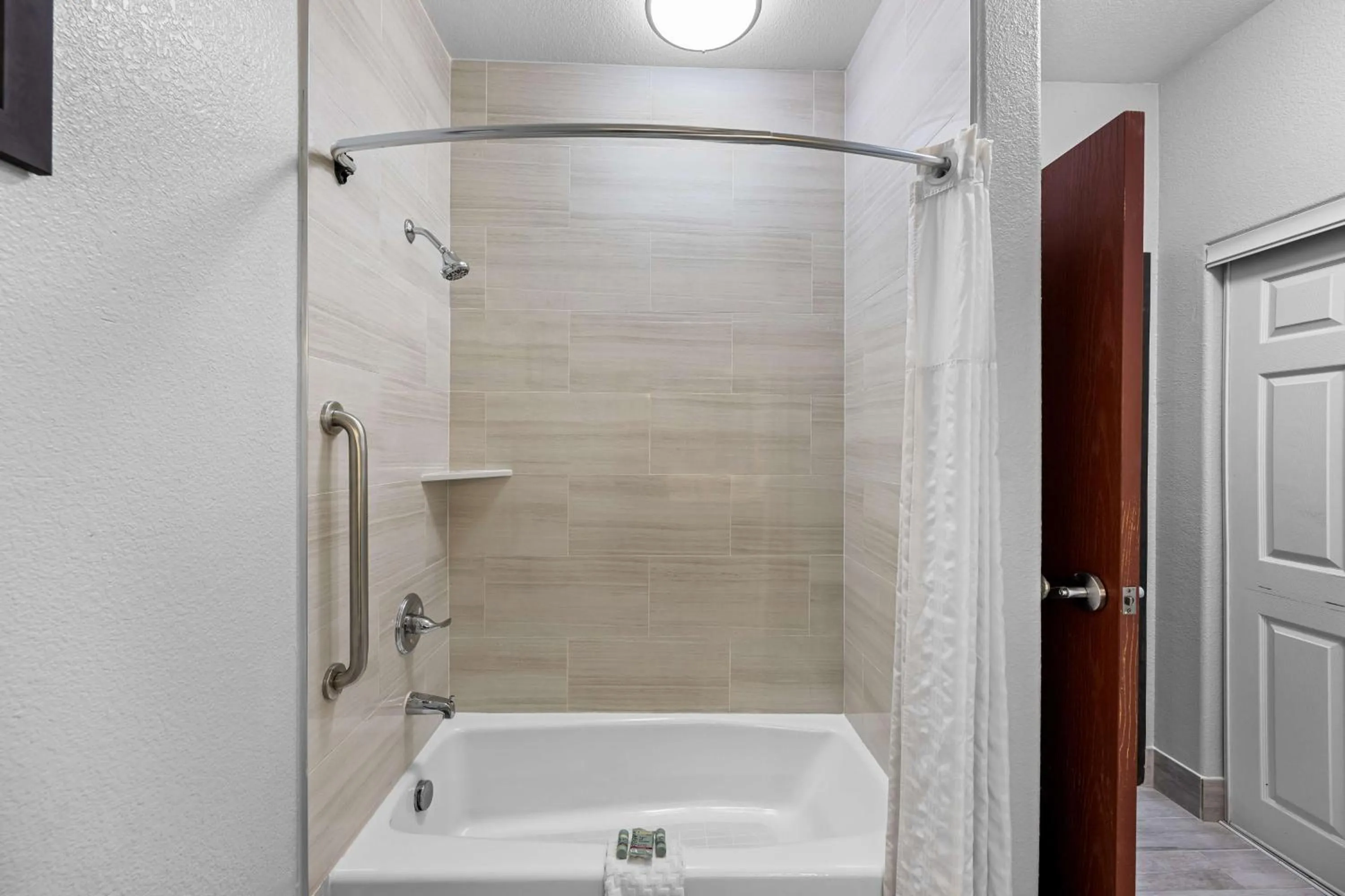 Bathroom in Best Western Palace Inn & Suites