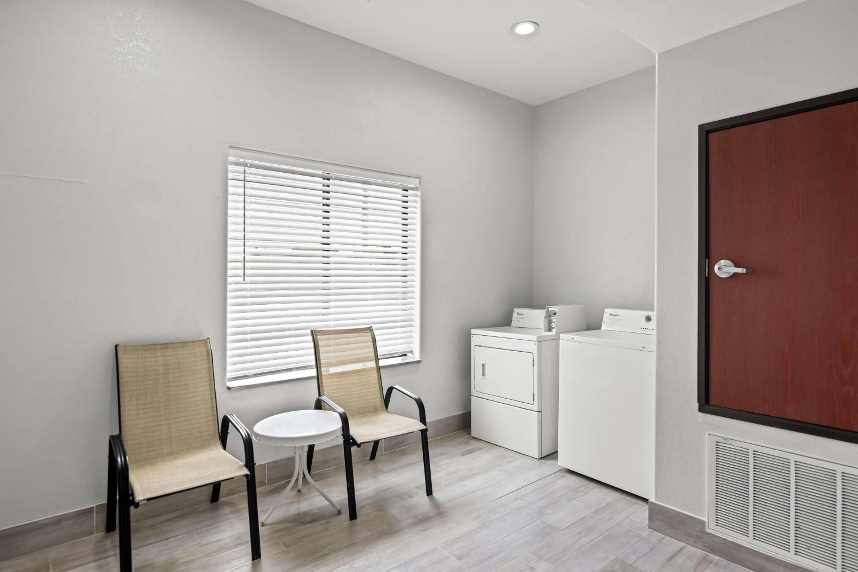 laundry in Best Western Palace Inn & Suites