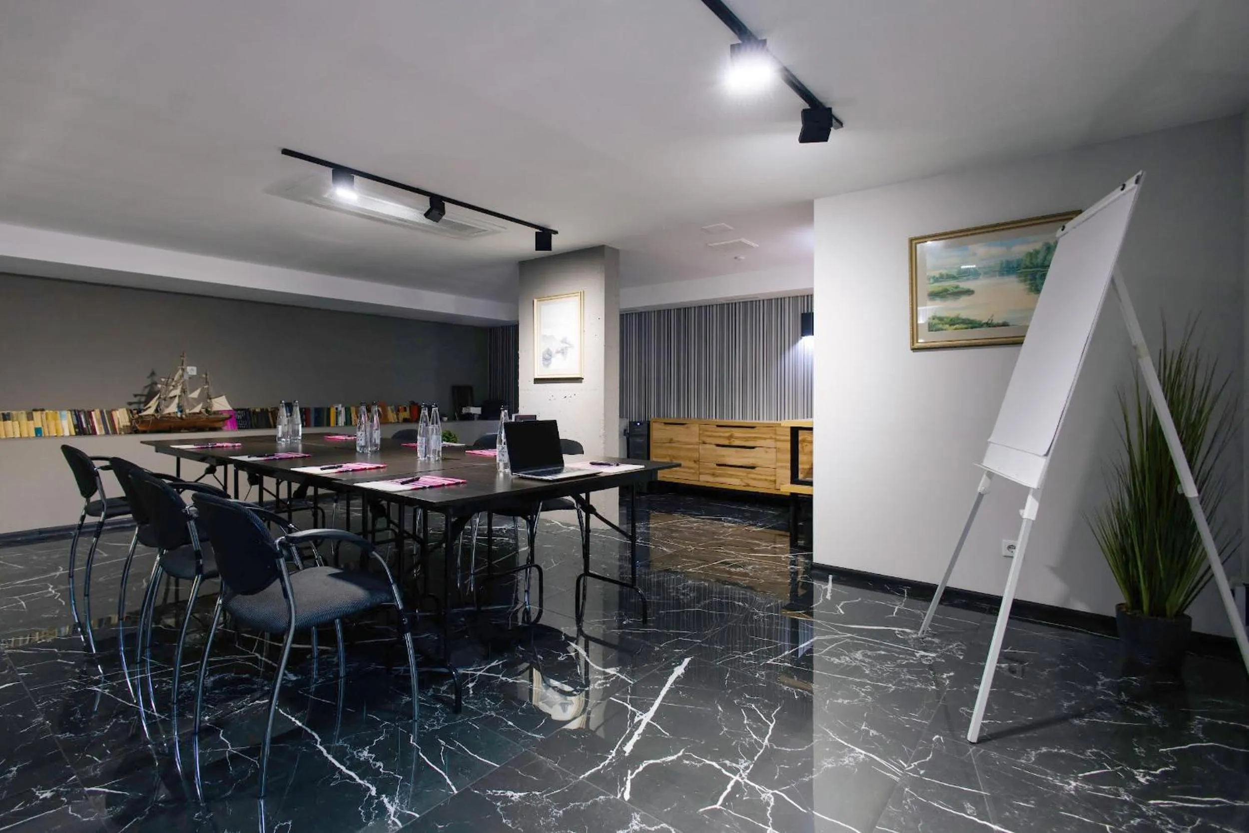 Meeting/conference room in Amarant Urban Hotel by CHM