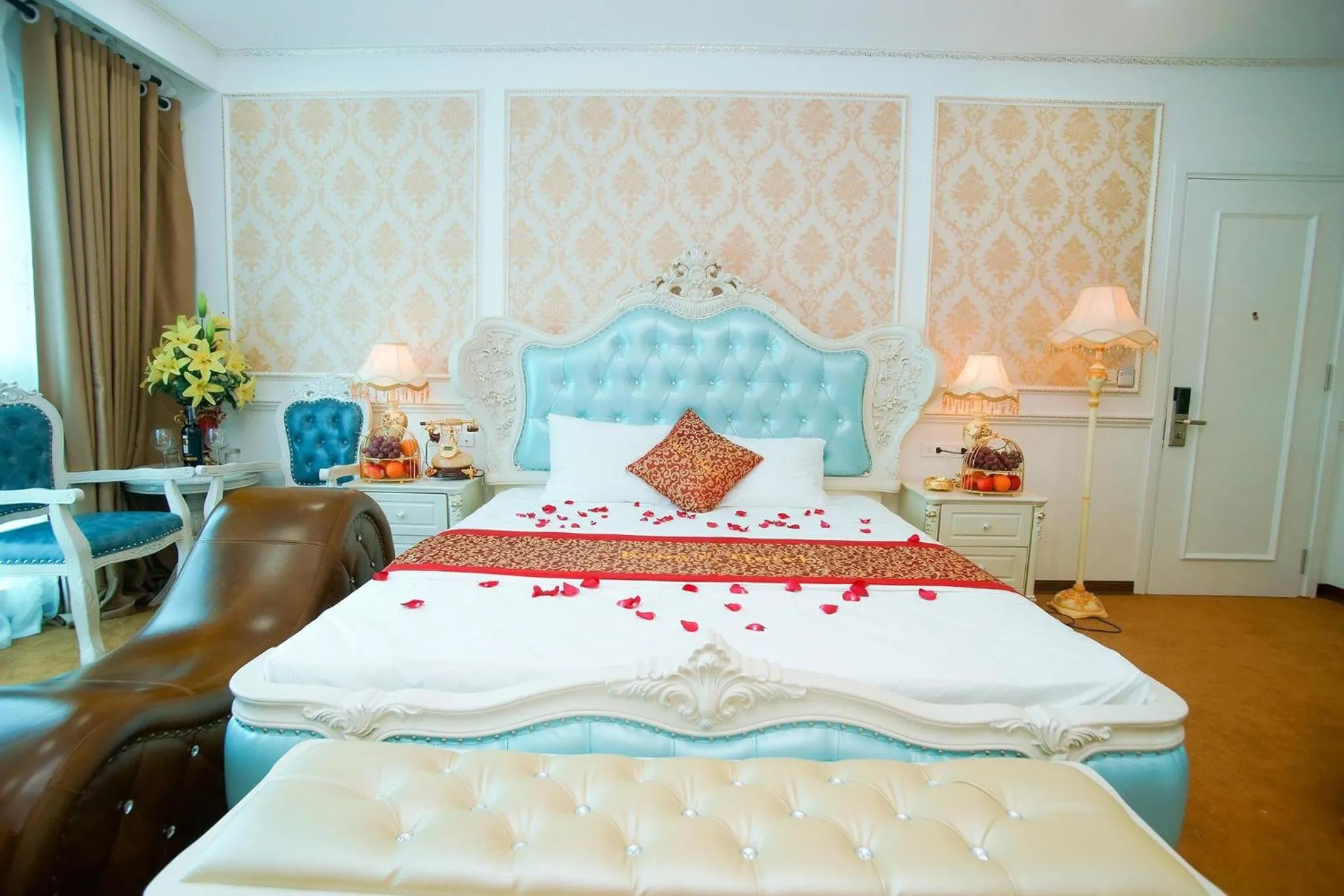 Bed in King's Hotel Yên Hòa