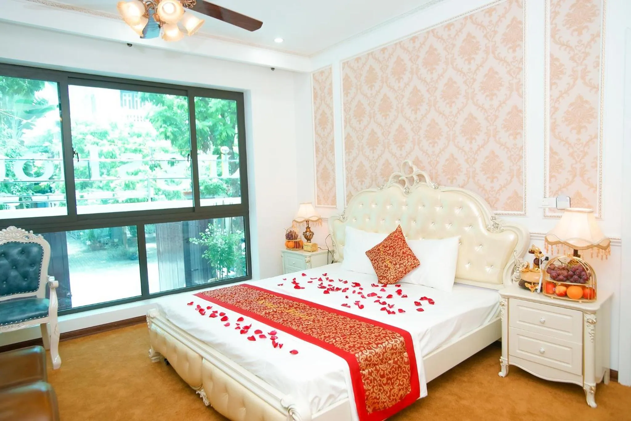 Bed in King's Hotel Yên Hòa