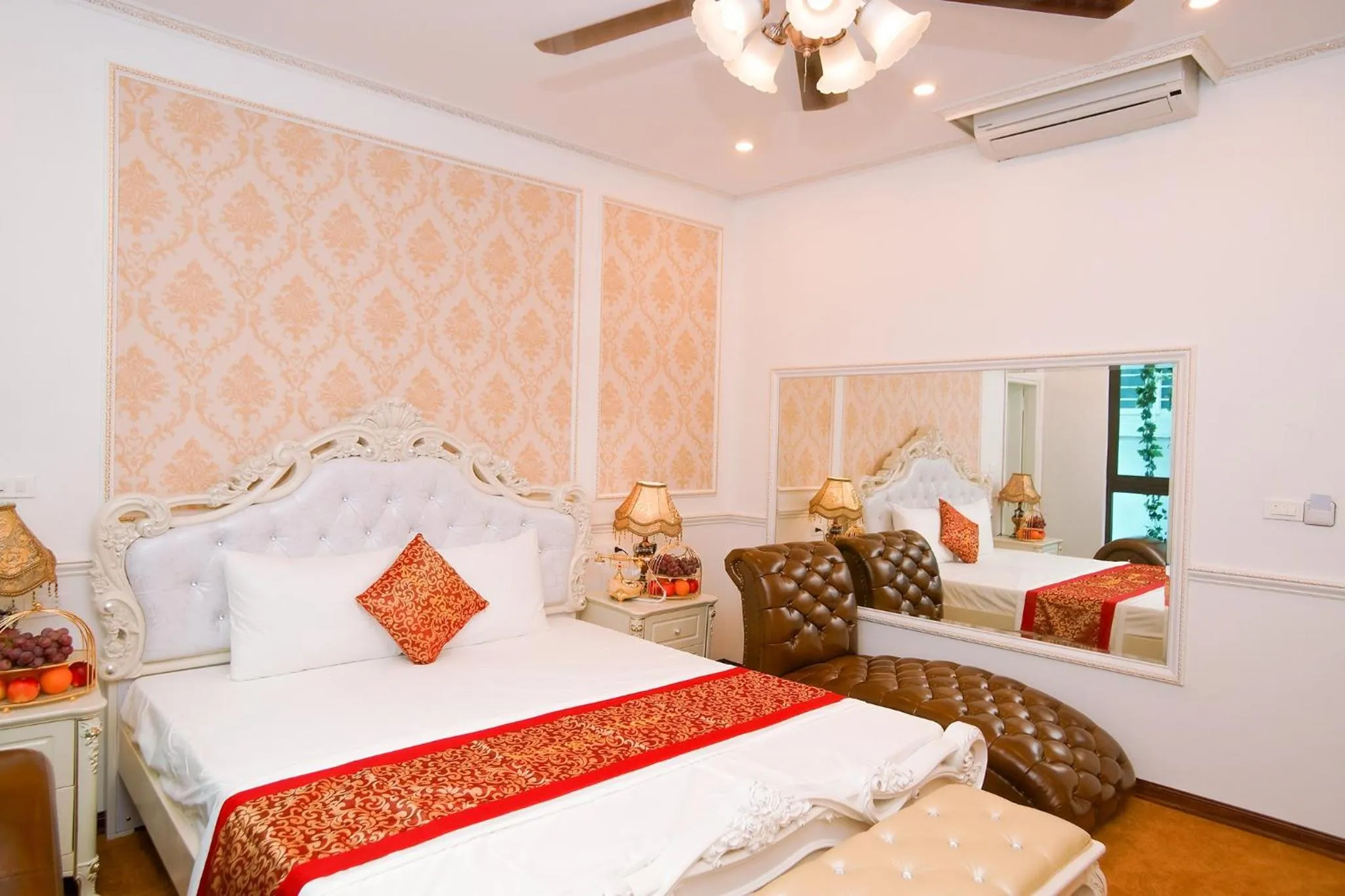 Bed in King's Hotel Yên Hòa