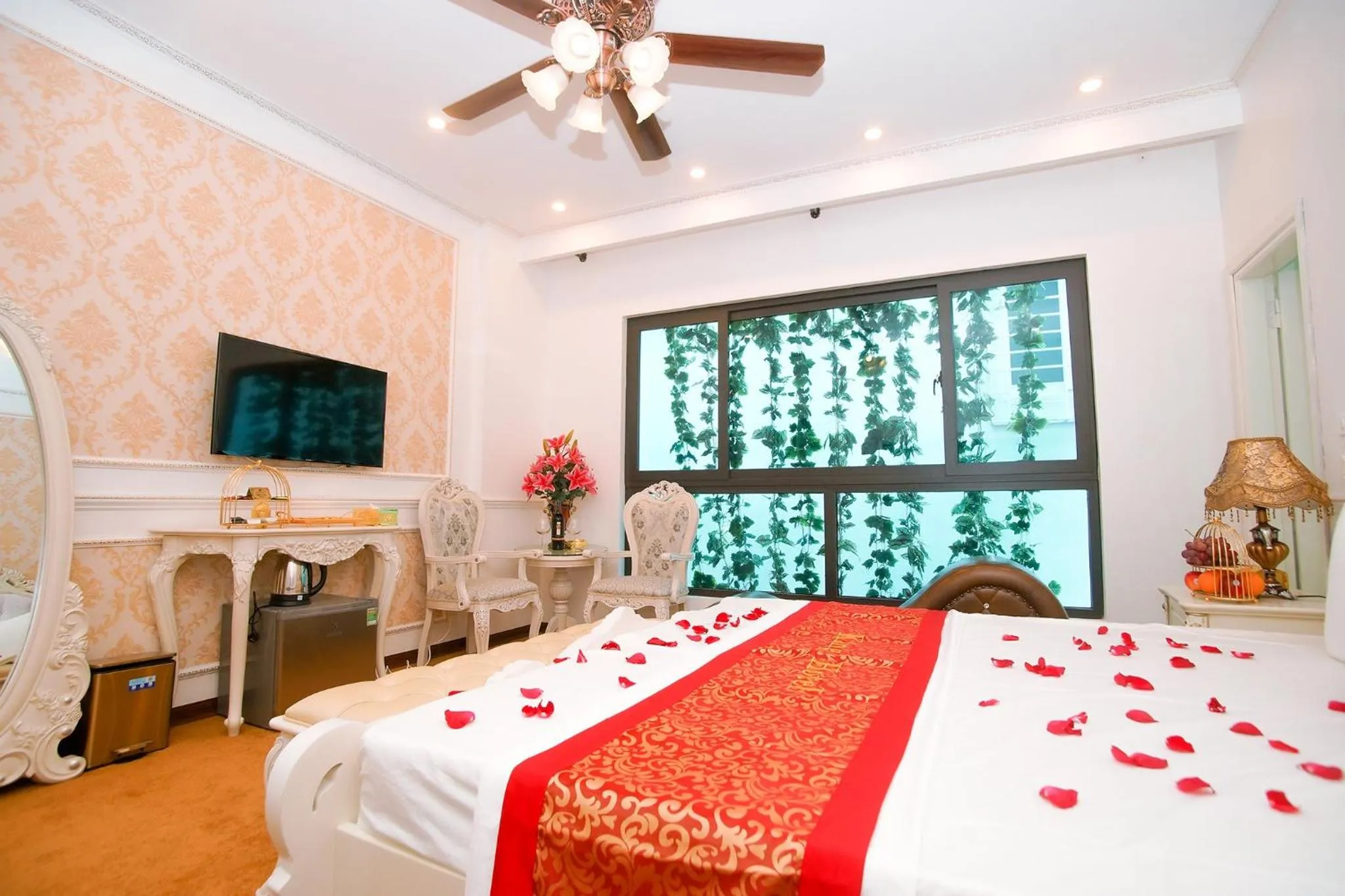 Bed in King's Hotel Yên Hòa