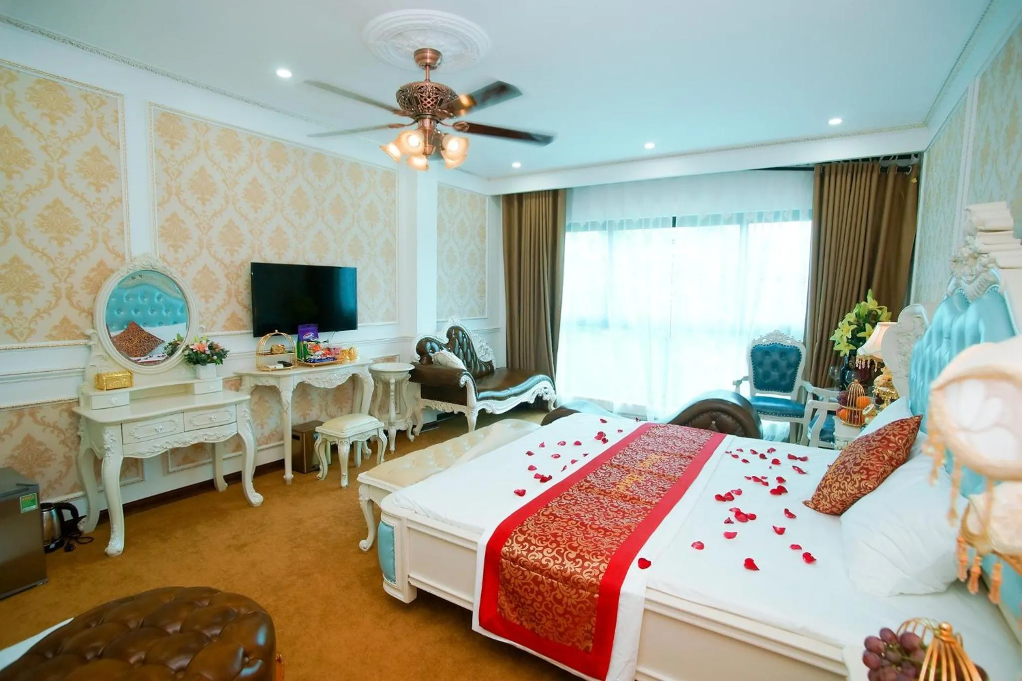 Bed in King's Hotel Yên Hòa