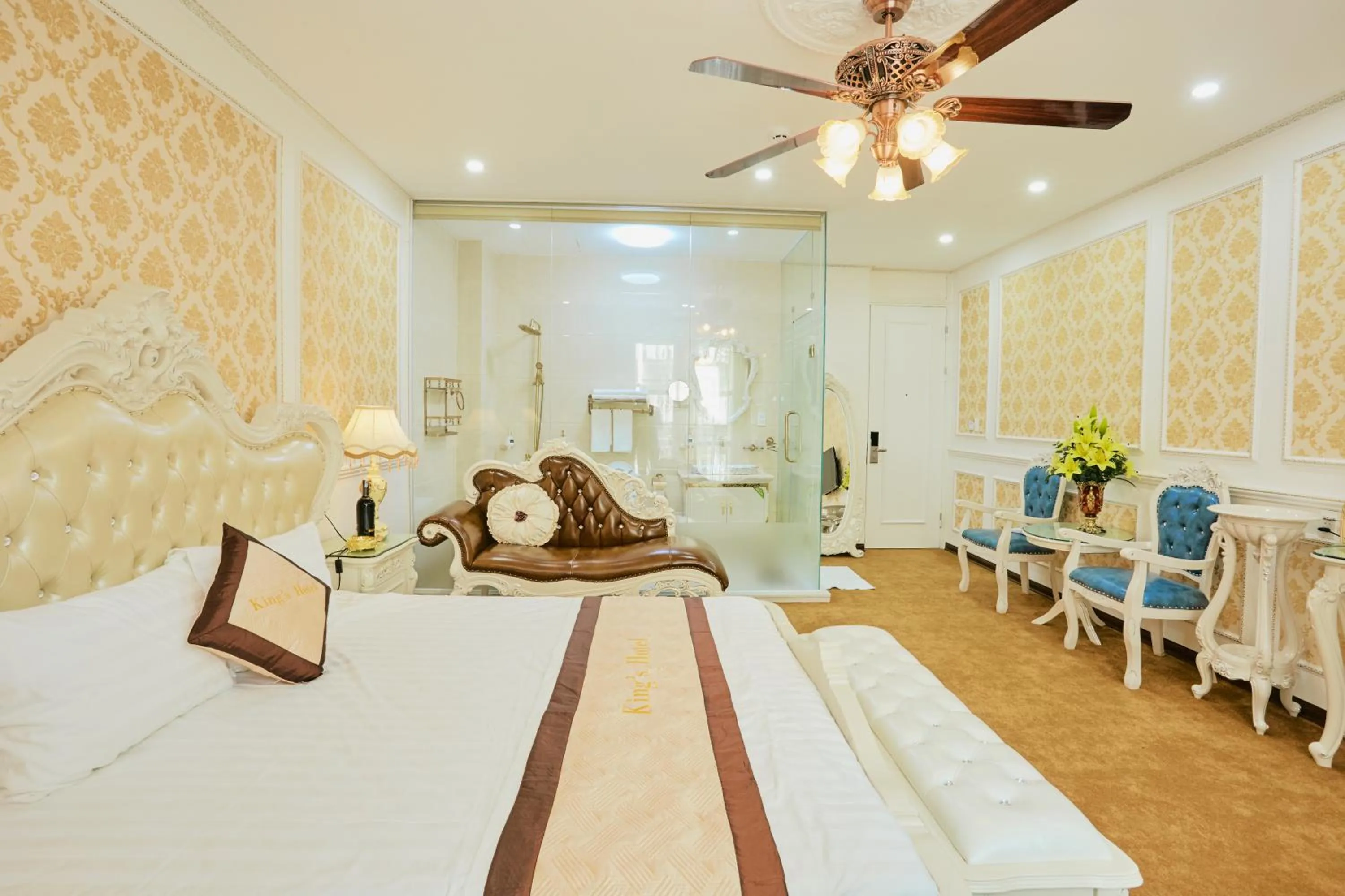 Bed in King's Hotel Yên Hòa