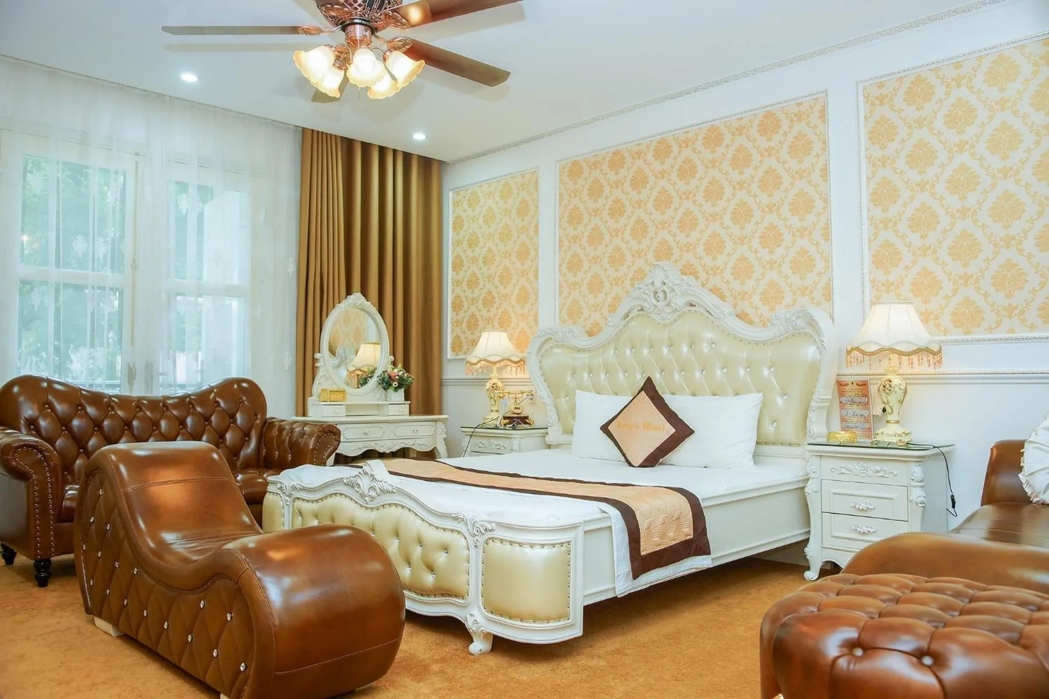 Bed in King's Hotel Yên Hòa