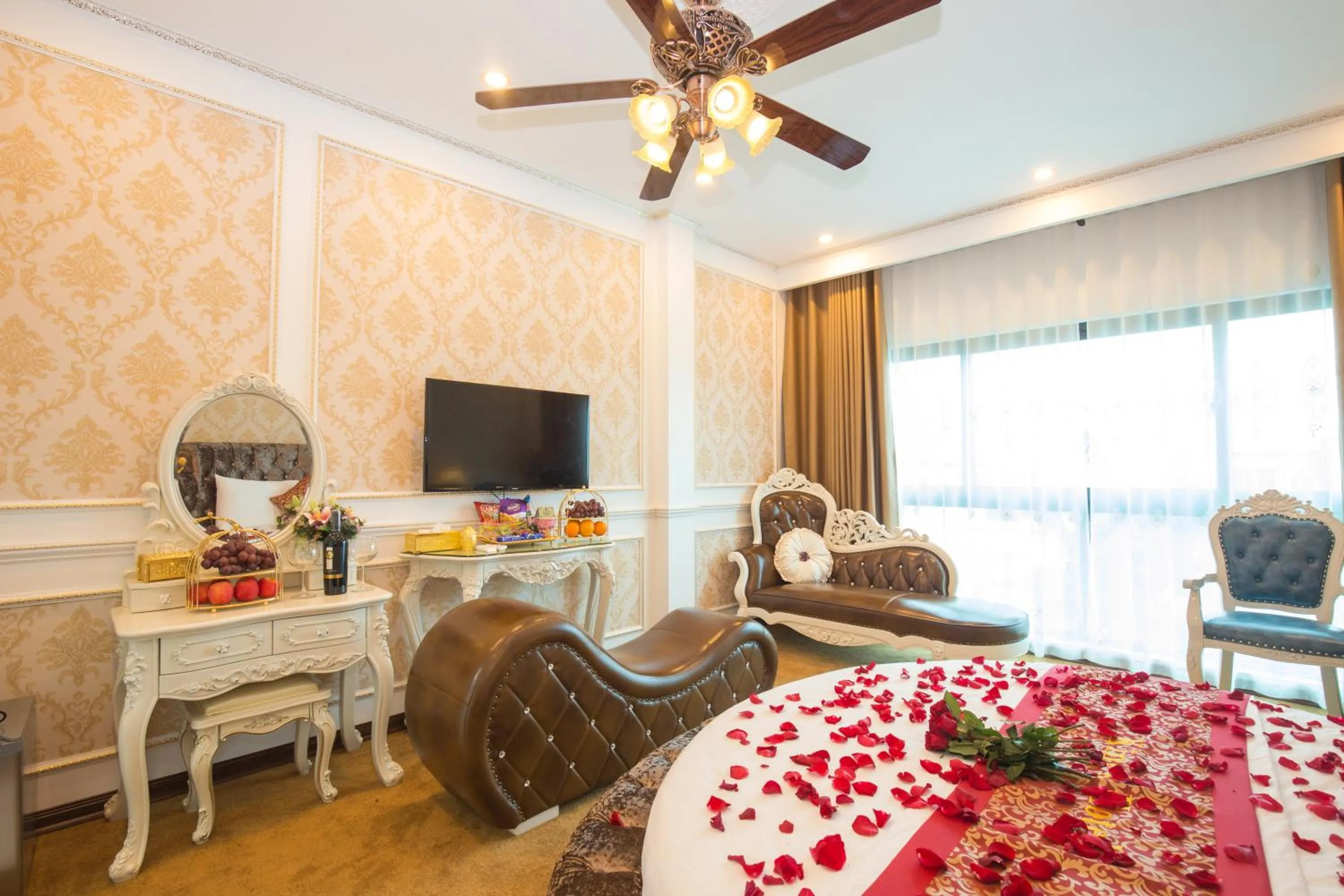 King's Hotel Yên Hòa