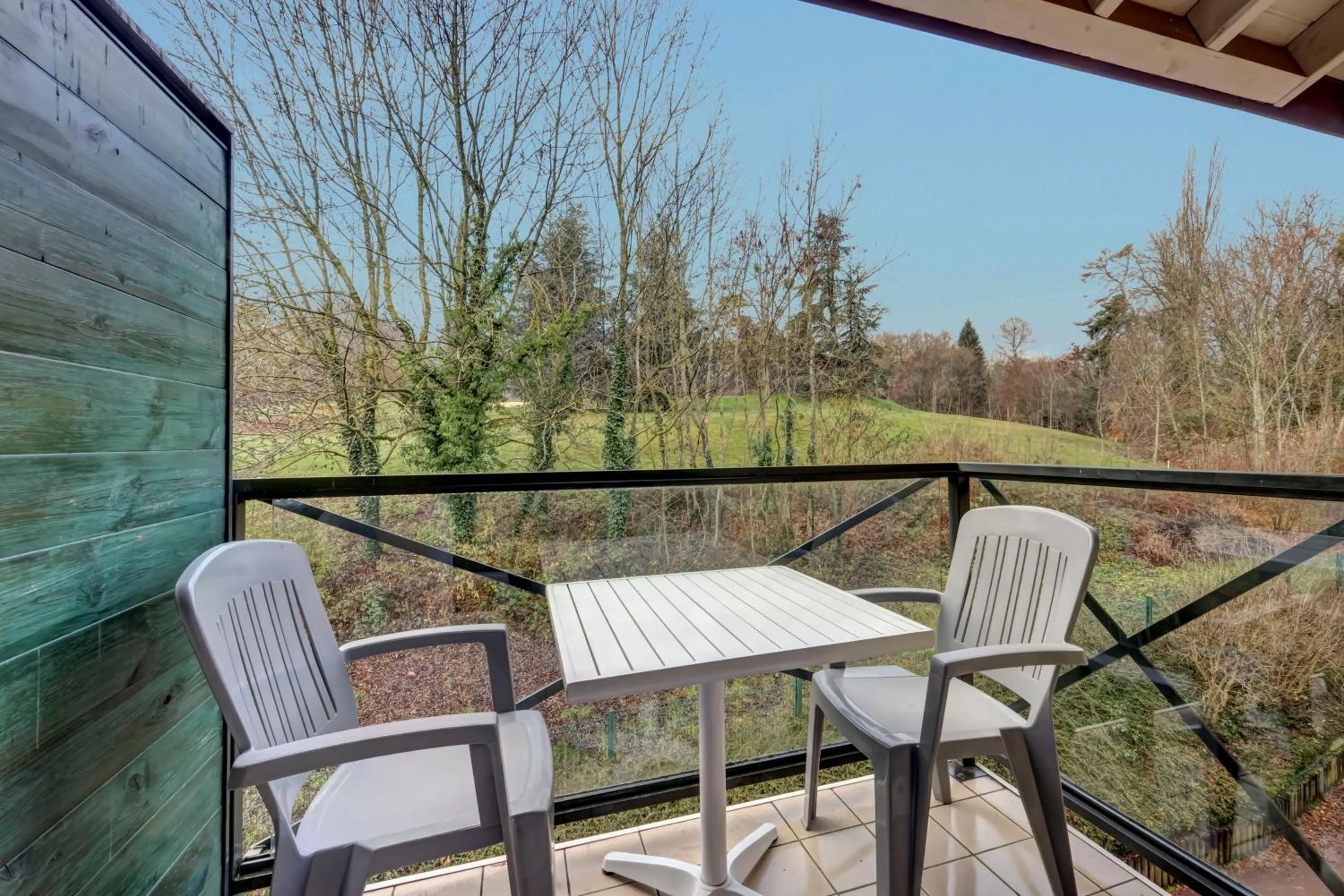 Balcony/Terrace in Zenitude Hôtel-Résidences L'Orée du Parc