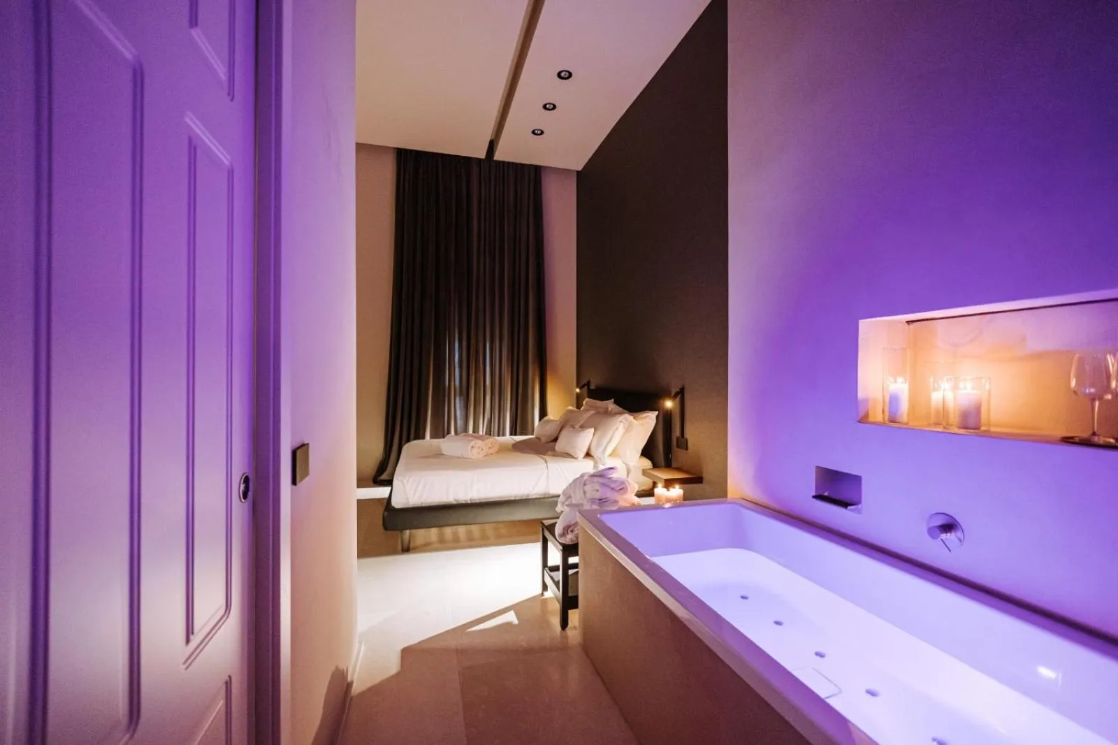 Bed in Suite1212 Boutique Hotel - Suite & Spa