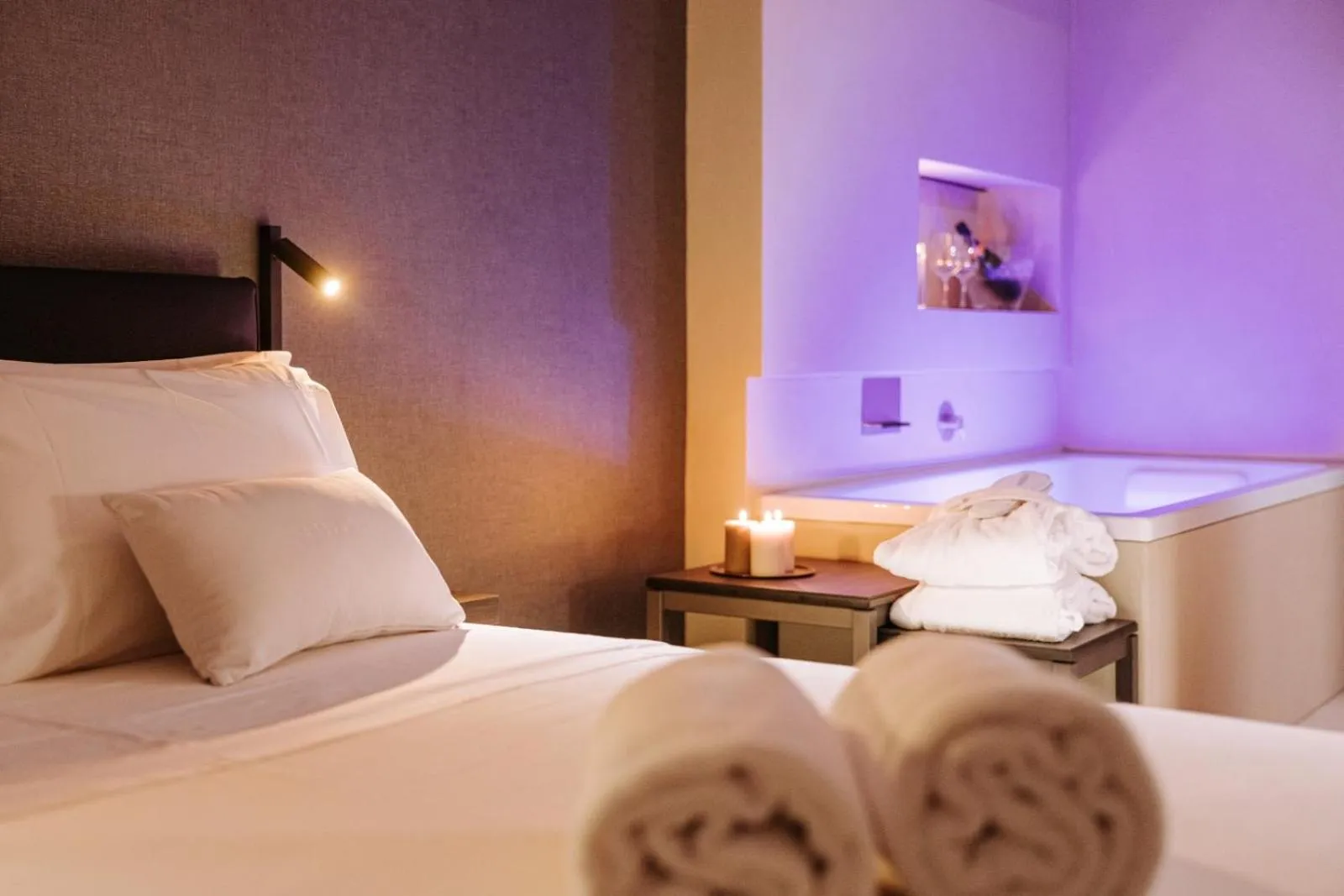 Bed in Suite1212 Boutique Hotel - Suite & Spa