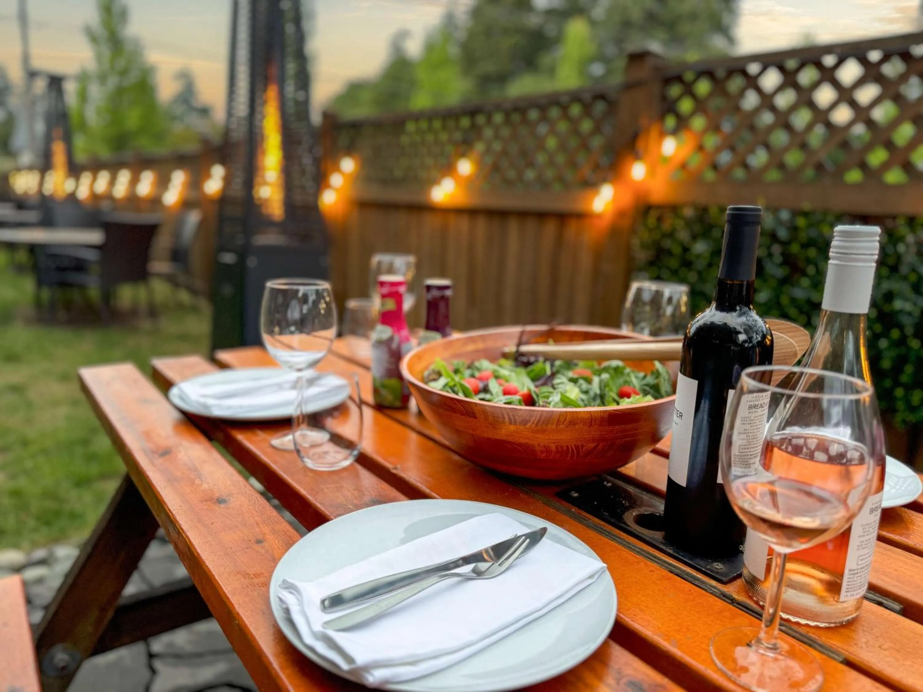 Food and drinks in Coast Parksville Hotel