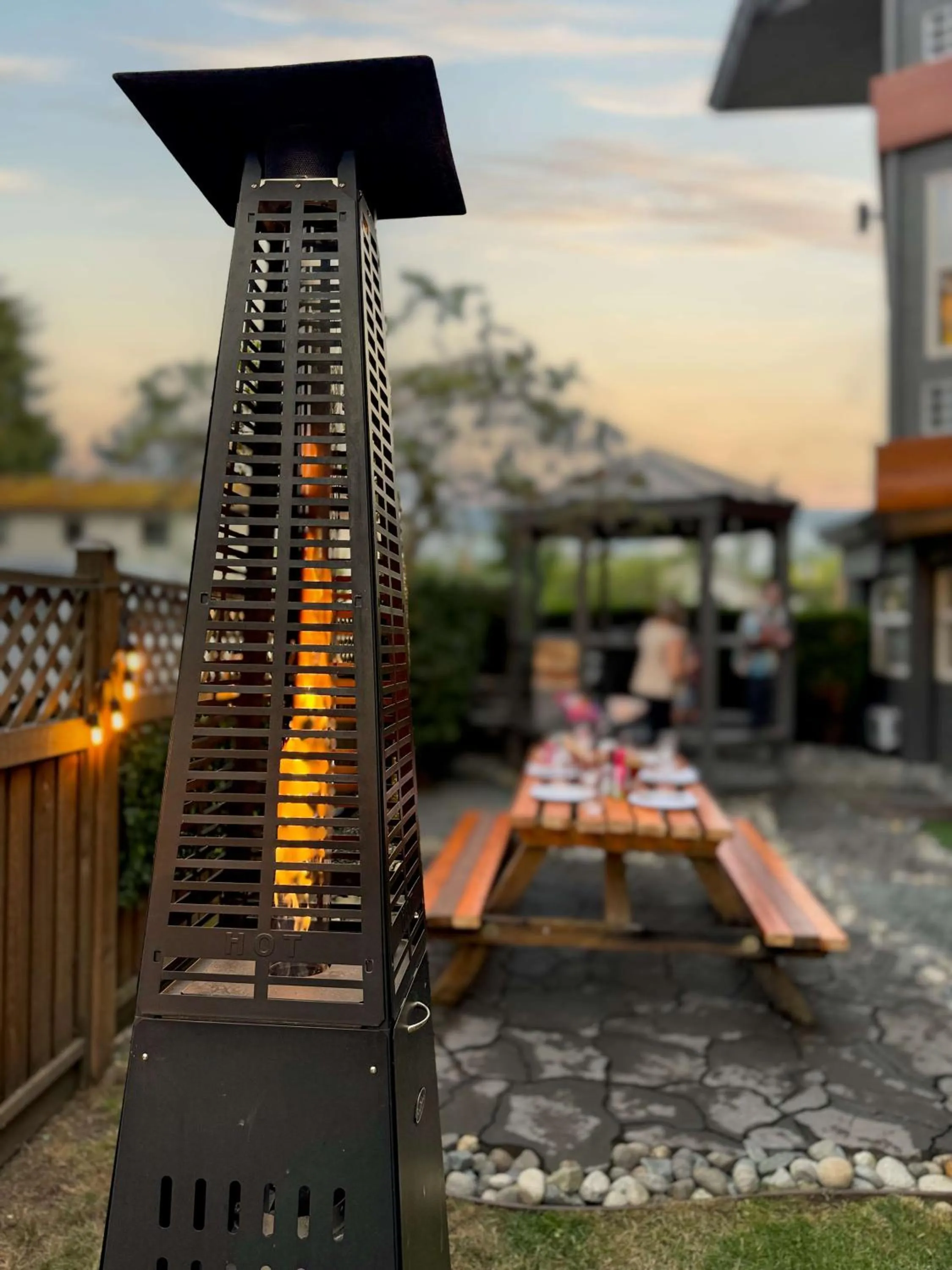 Food and drinks in Coast Parksville Hotel