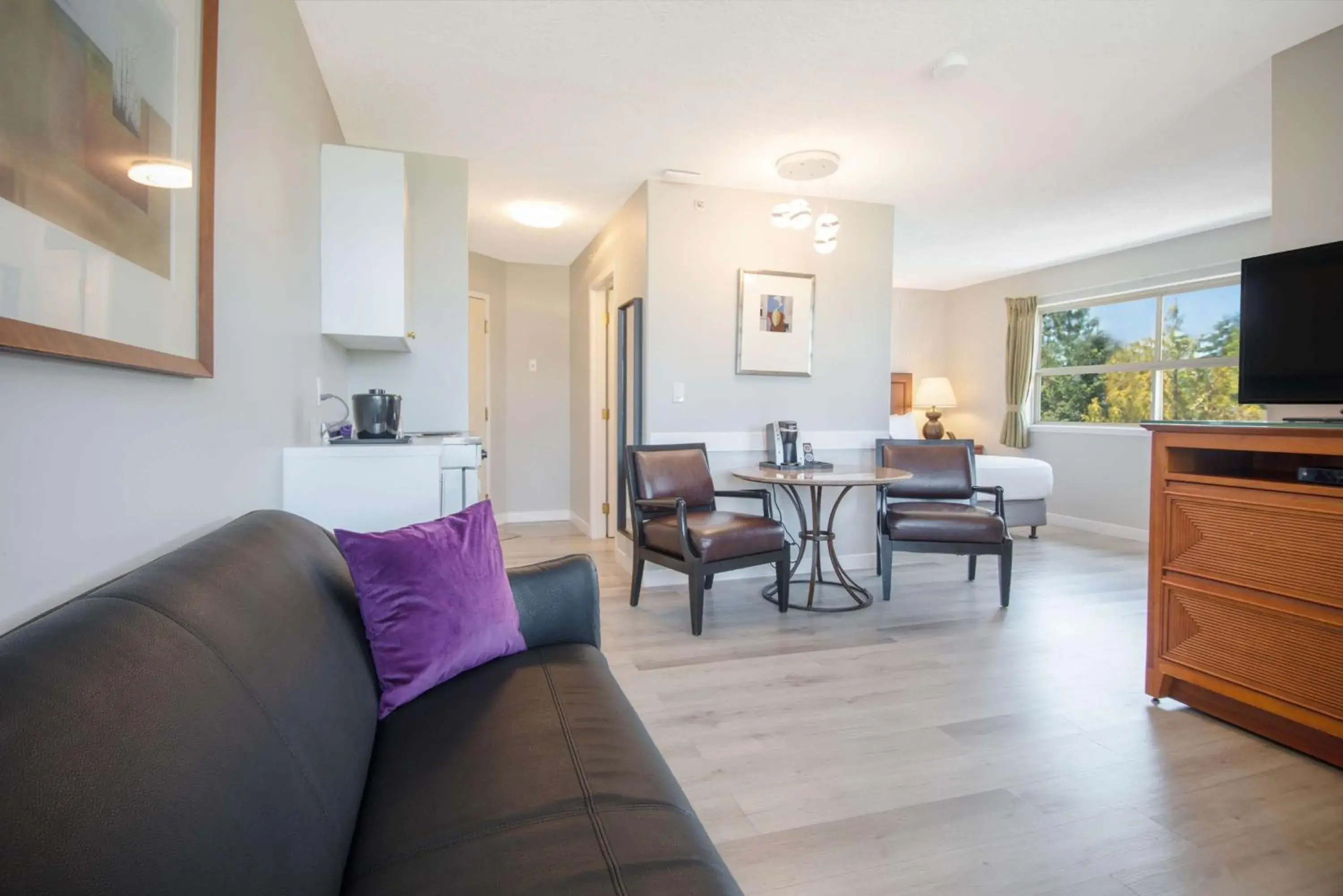 Coast Premium Queen Studio Suite in Coast Parksville Hotel Coast Premium Queen Studio Suite in Coast Parksville Hotel