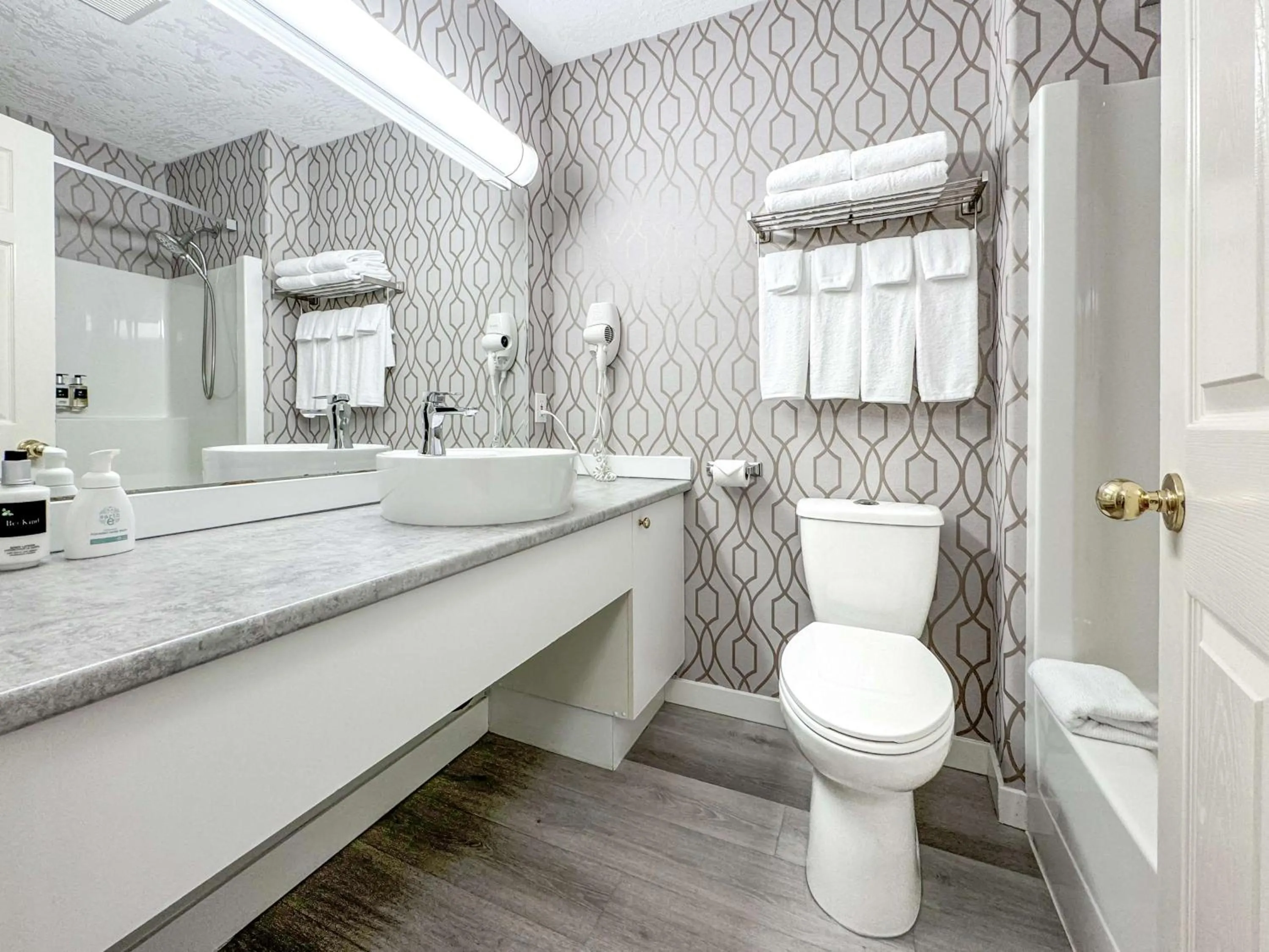 Bathroom in Coast Parksville Hotel