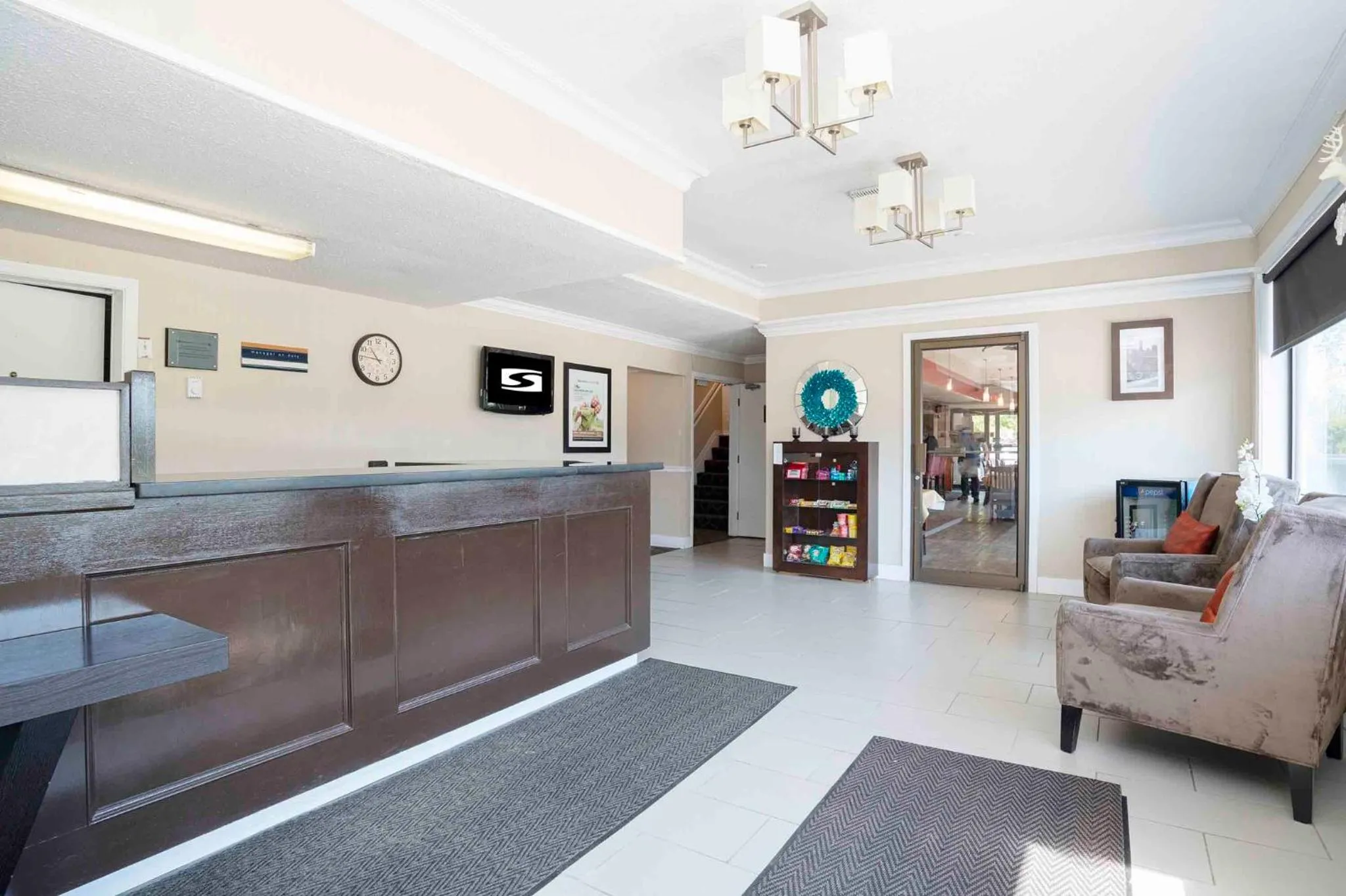 Lobby or reception in Sandman Inn Blue River