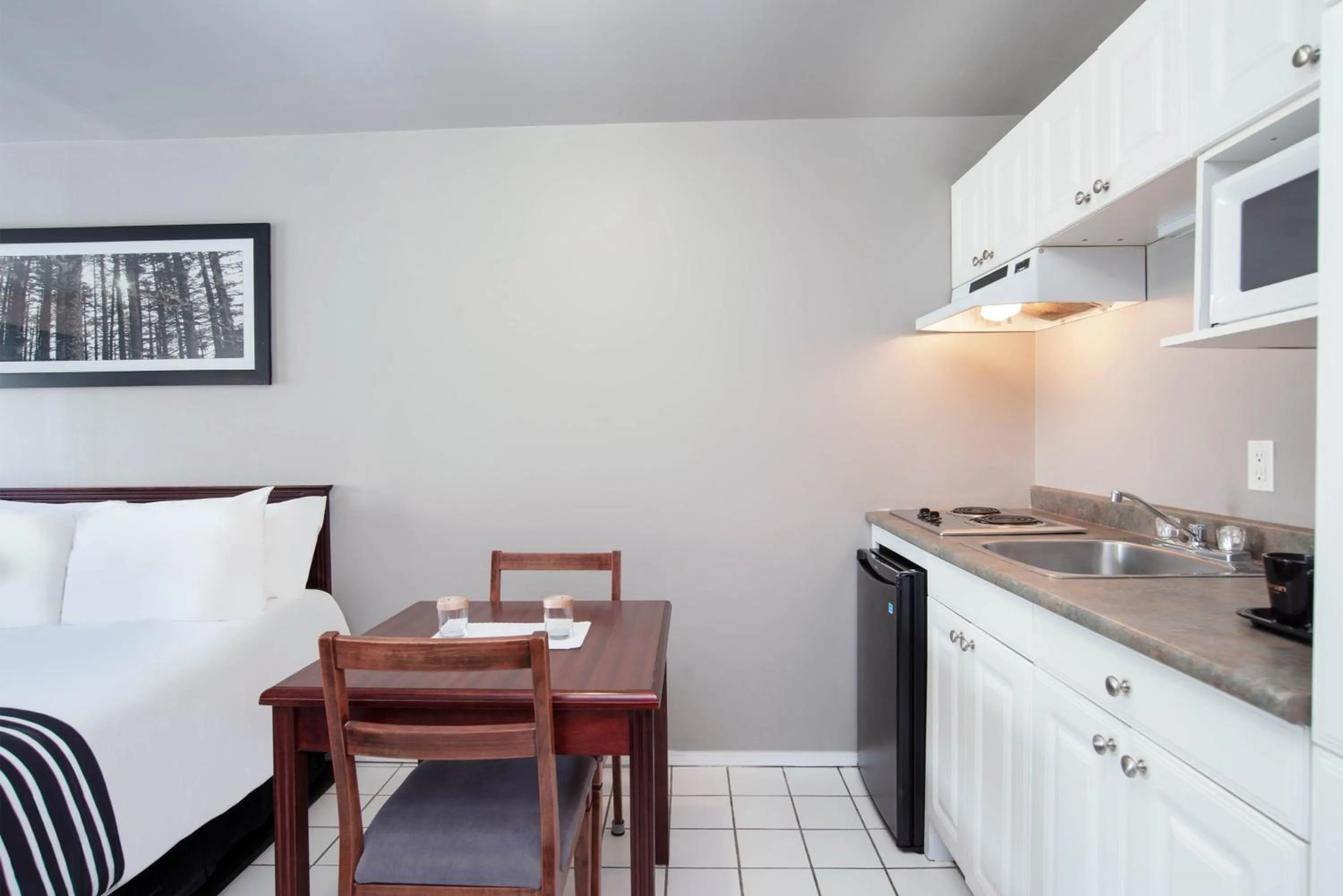 Photo of the whole room in Sandman Inn Cache Creek