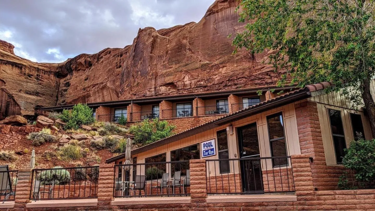 Property building in Goulding's Lodge