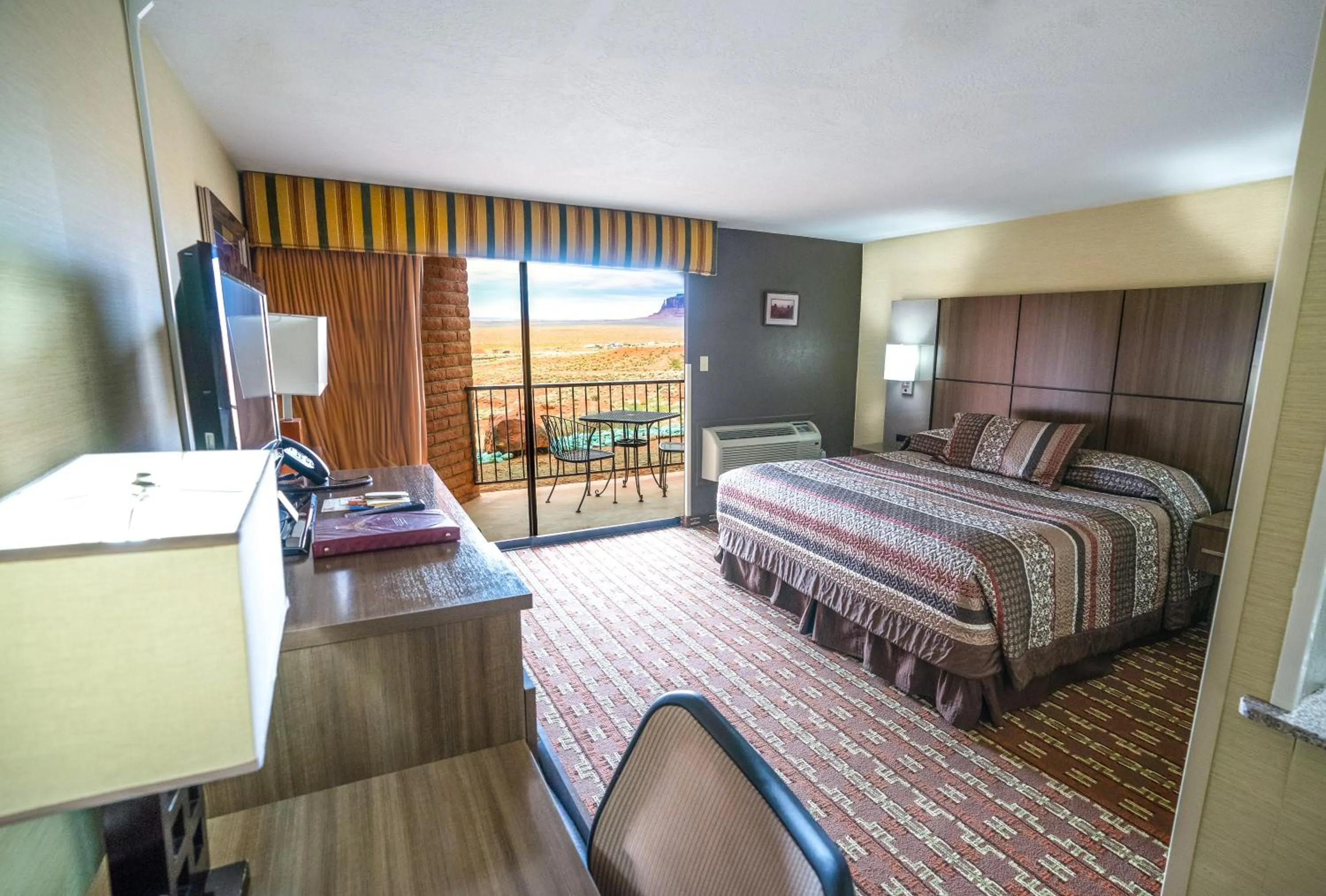 Balcony/Terrace, Bed in Goulding's Lodge