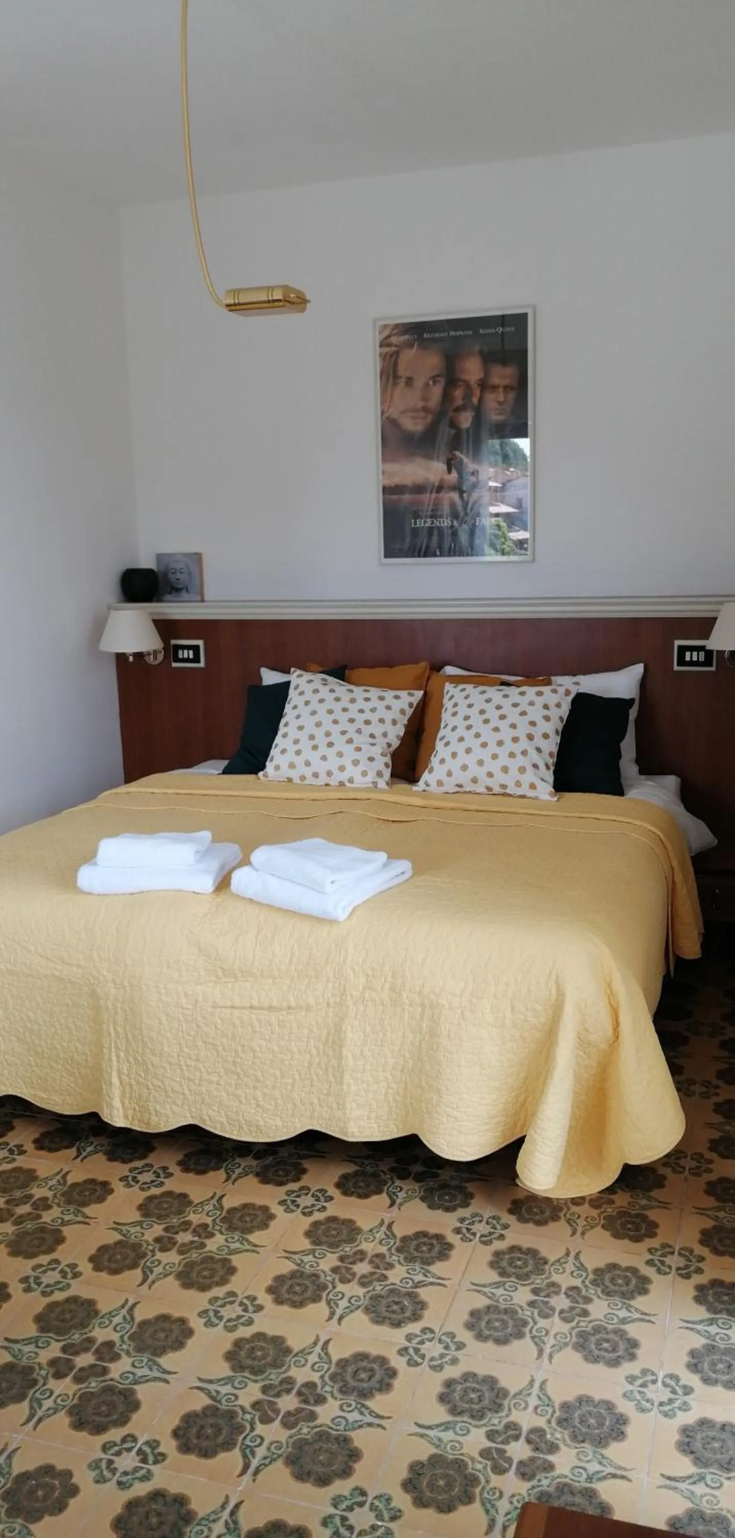 Bed in Villa Magnolia BB, Lago Maggiore (Massino Visconti, Italy)