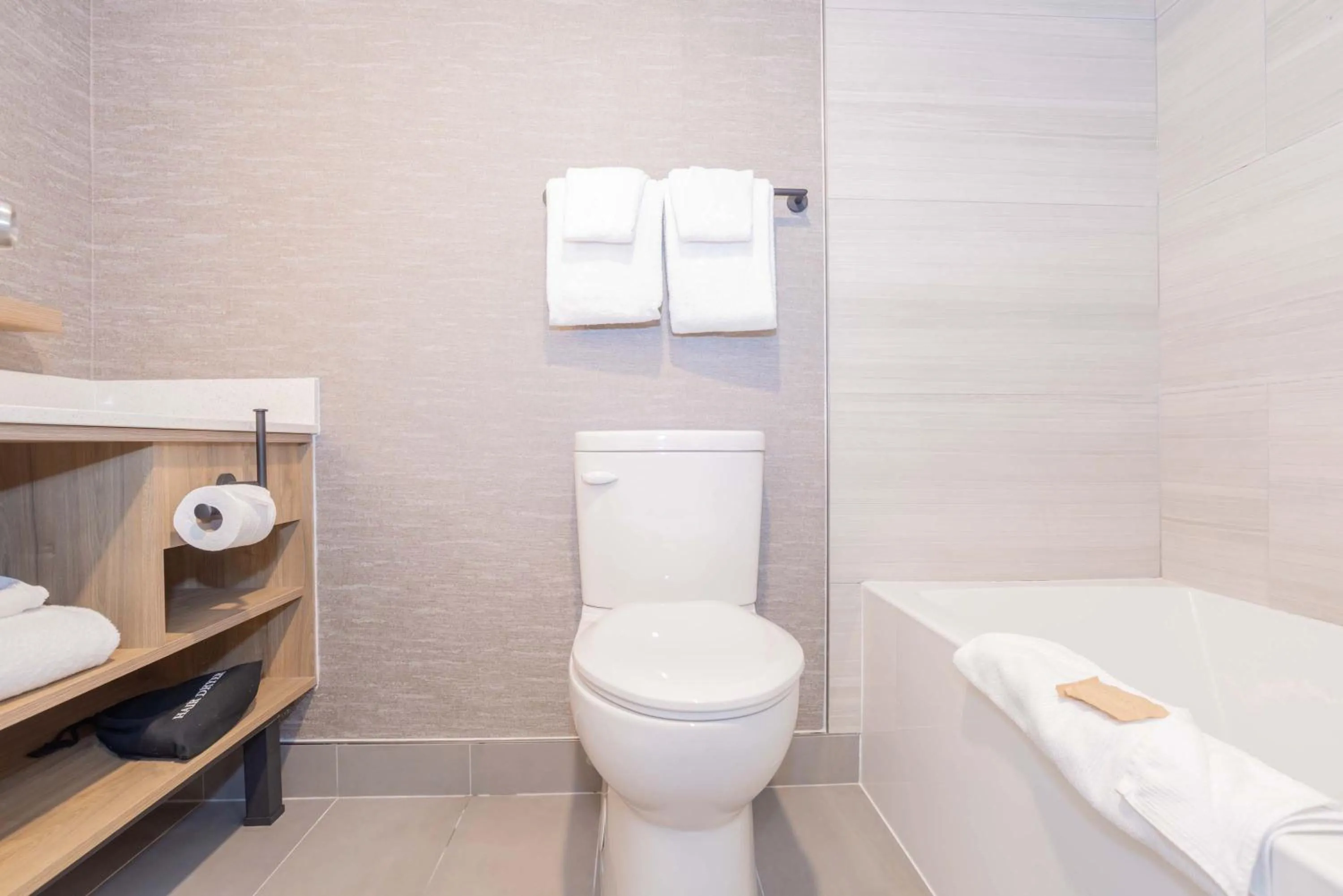 Bathroom in Sandman Hotel Castlegar