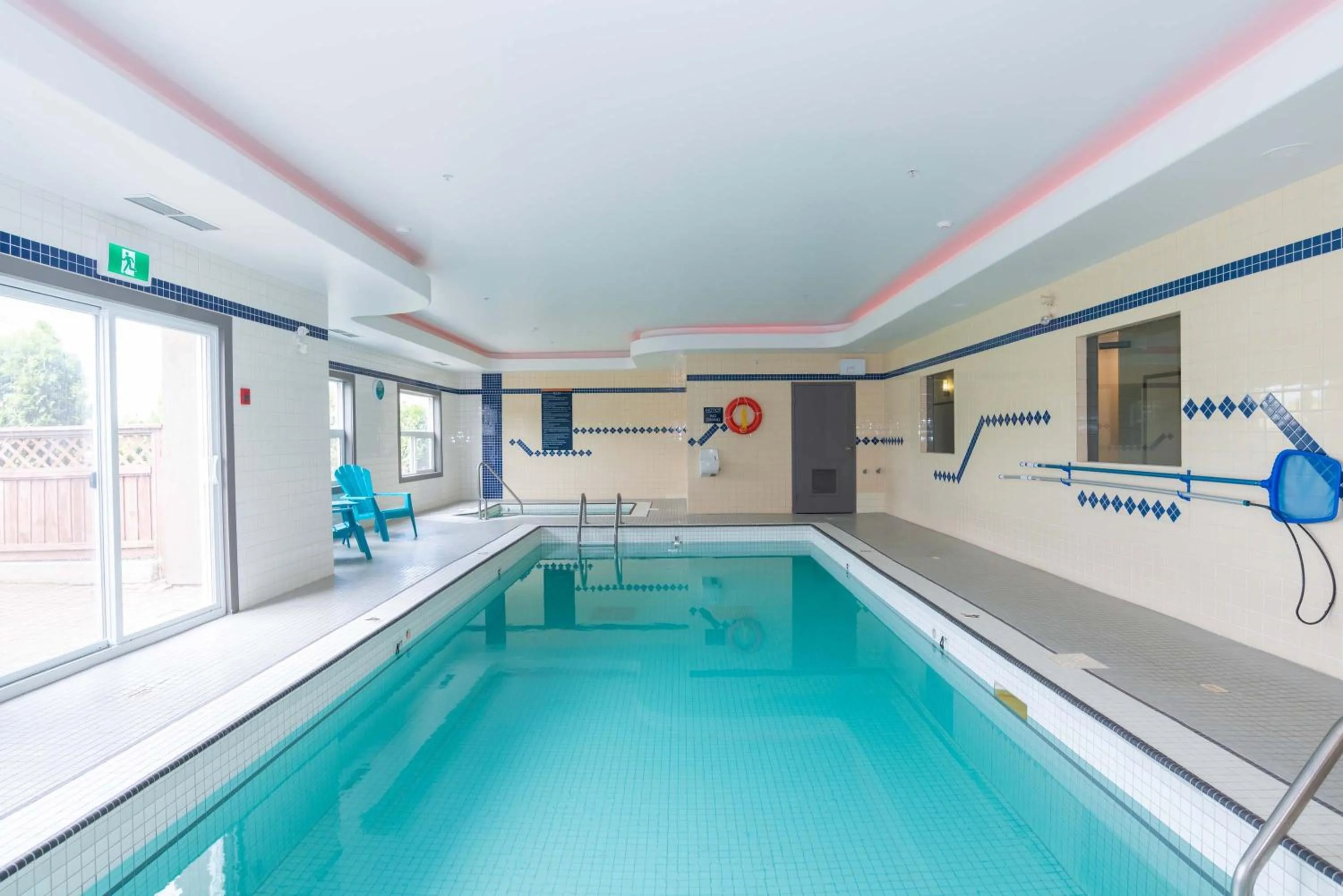 Swimming pool in Sandman Hotel Quesnel