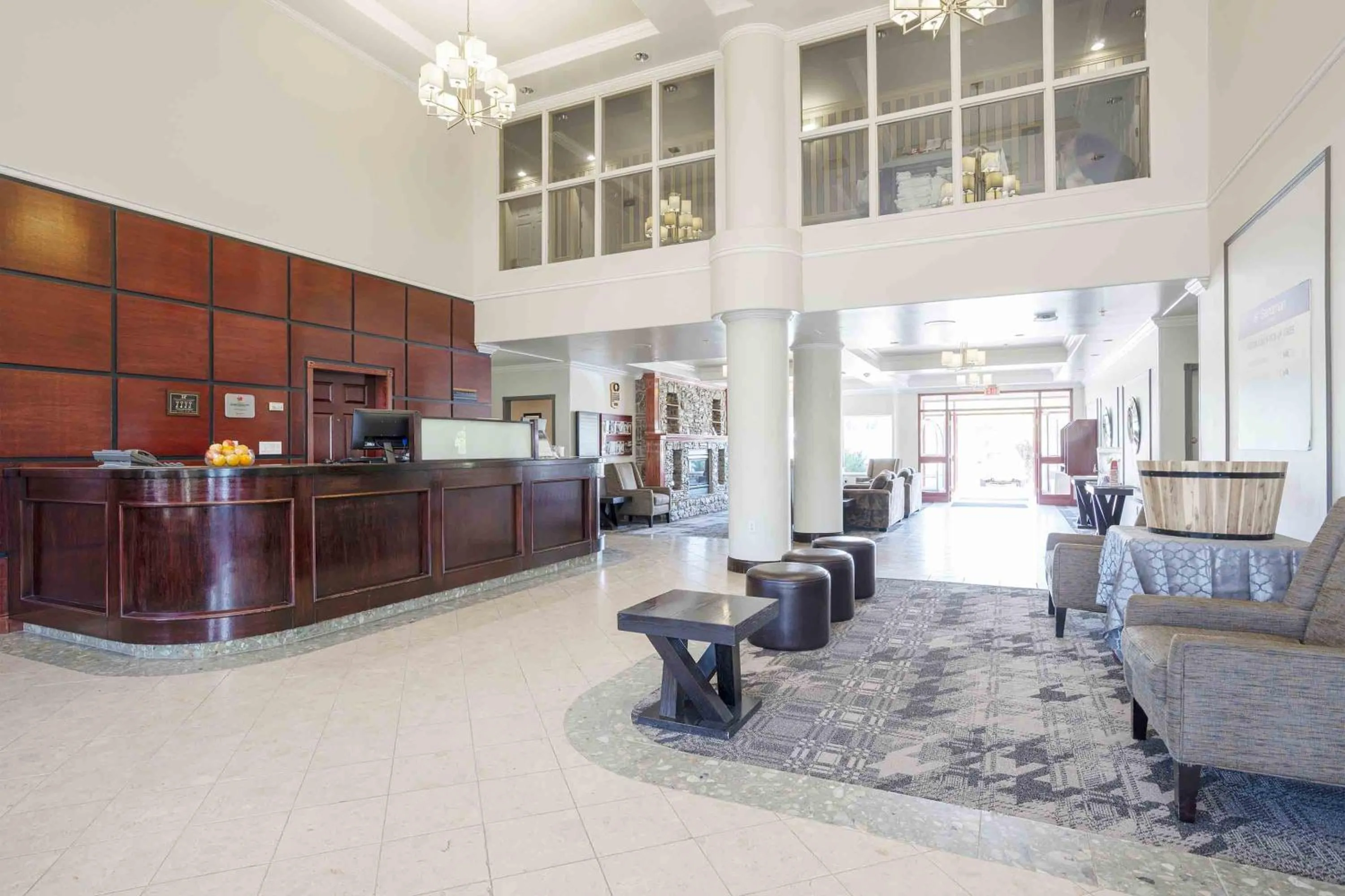 Lobby or reception in Sandman Hotel Quesnel