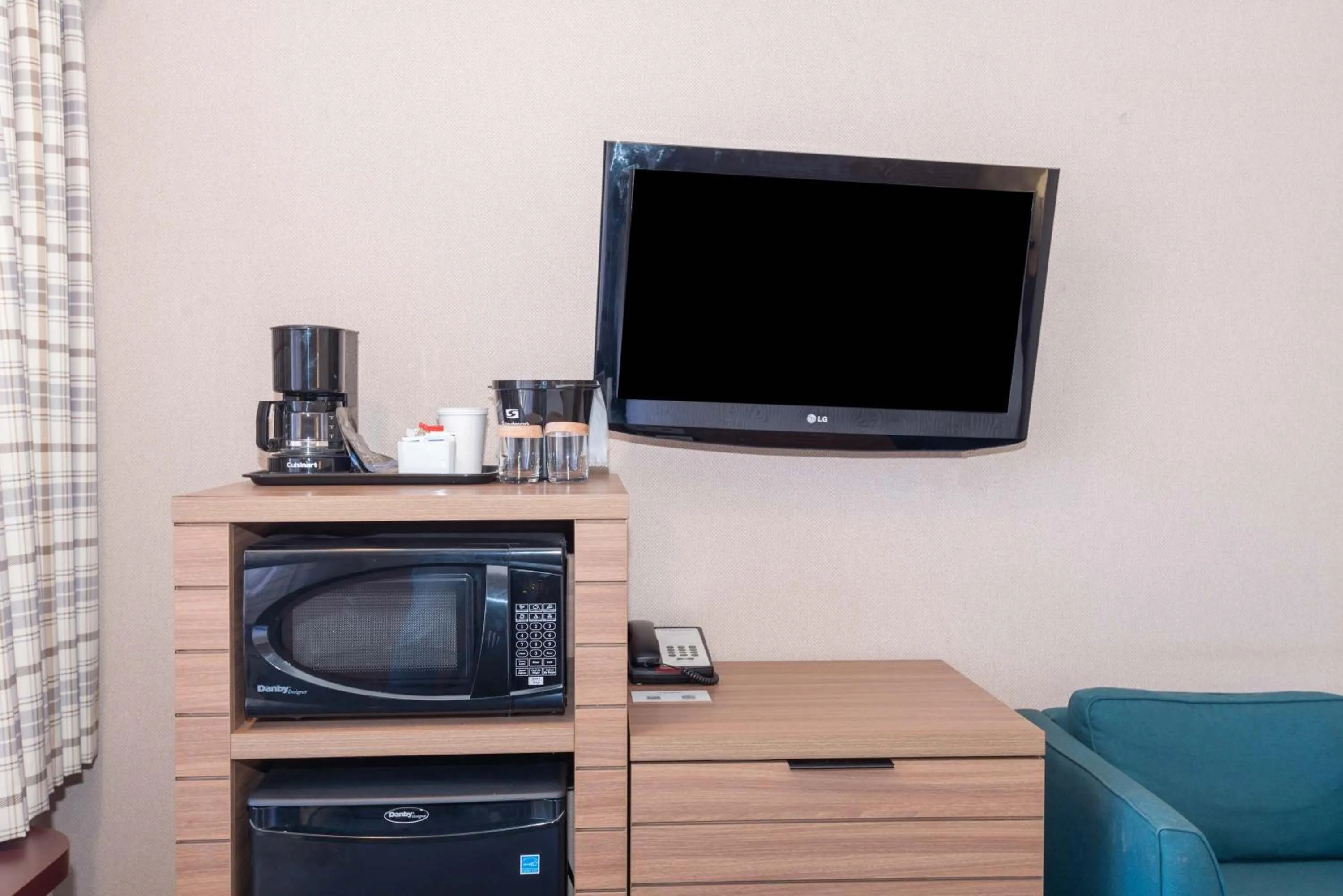 Photo of the whole room in Sandman Hotel Terrace