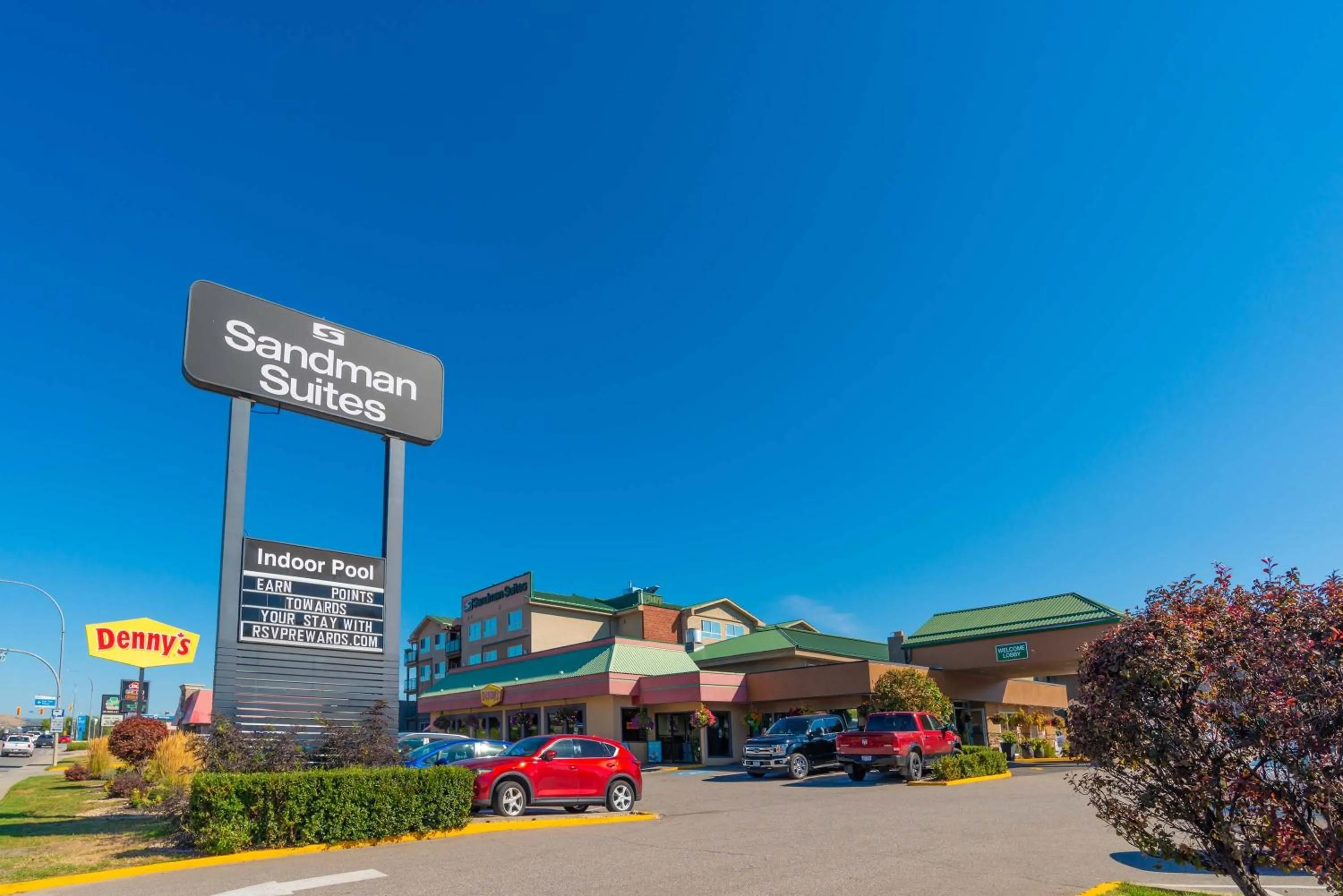 Property building in Sandman Hotel Vernon