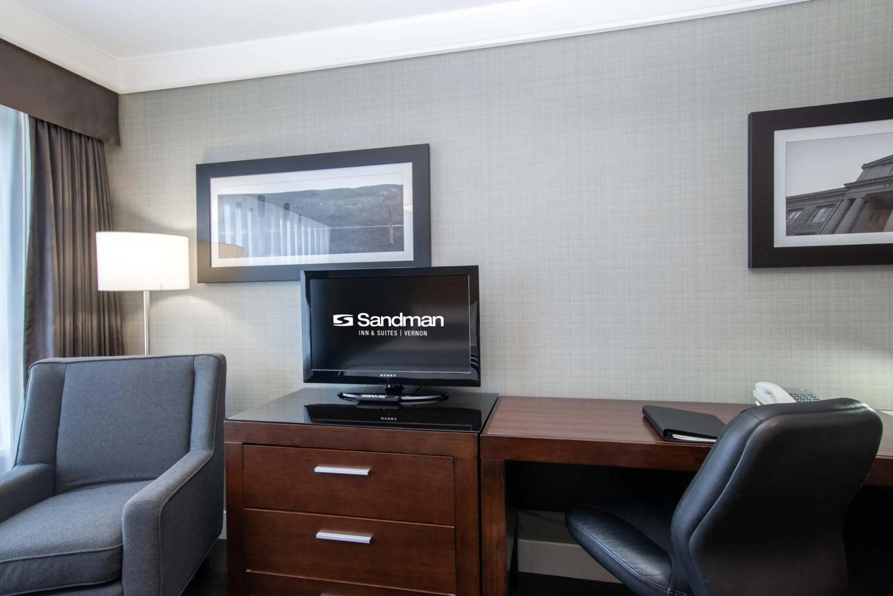 Photo of the whole room in Sandman Hotel Vernon