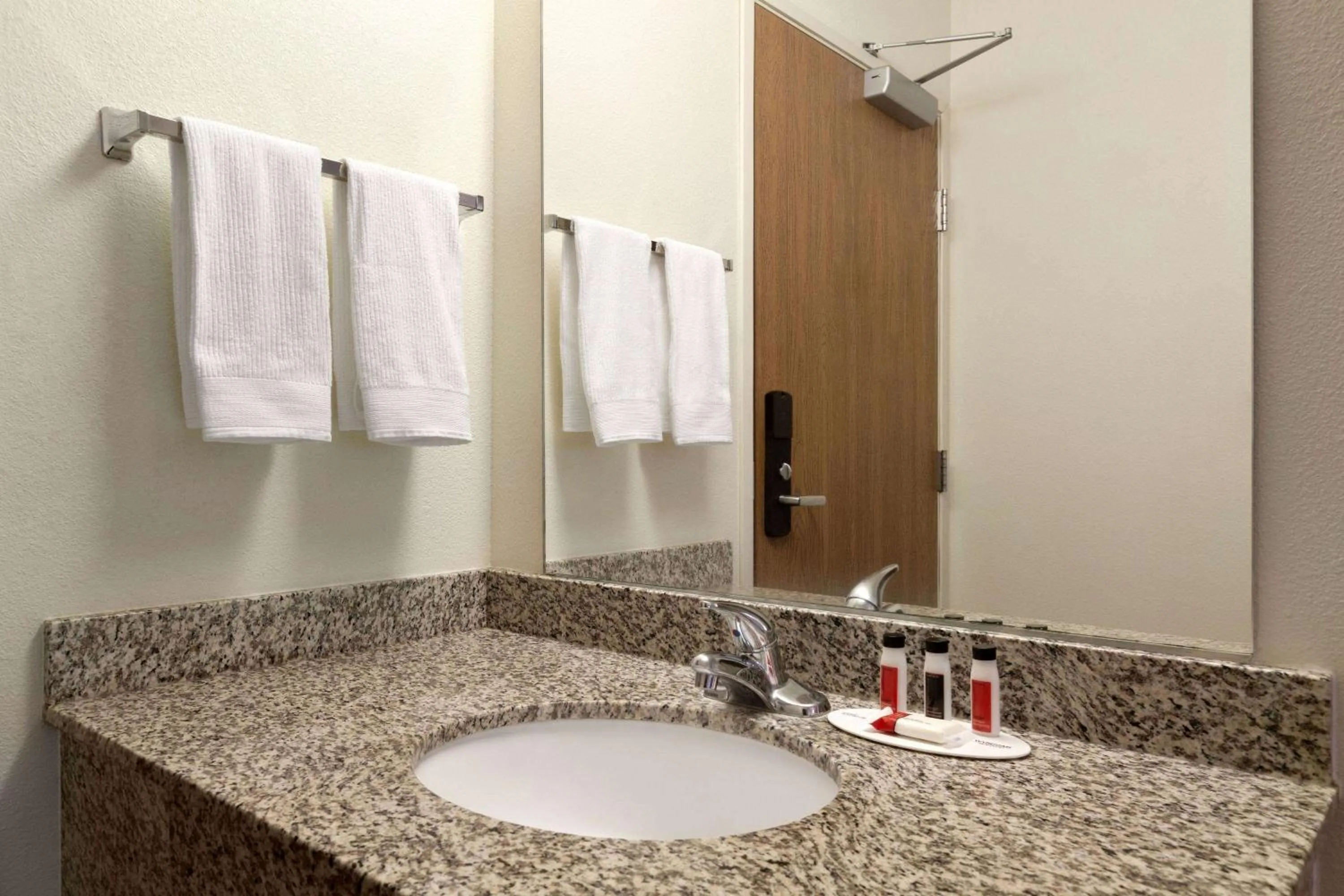 Photo of the whole room in Travelodge by Wyndham Hermiston