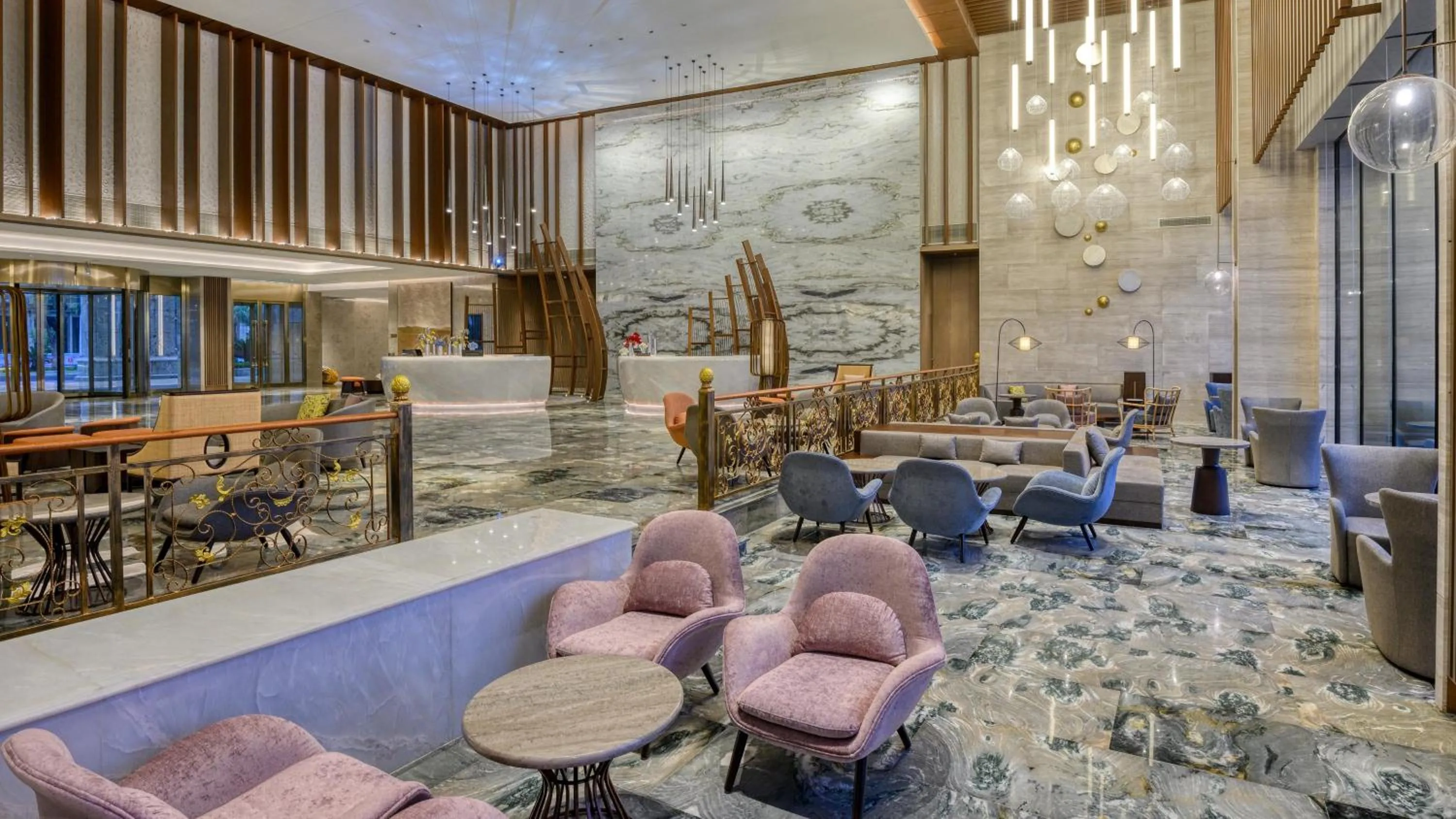 Lounge or bar in Crowne Plaza Beihai Silver Beach by IHG