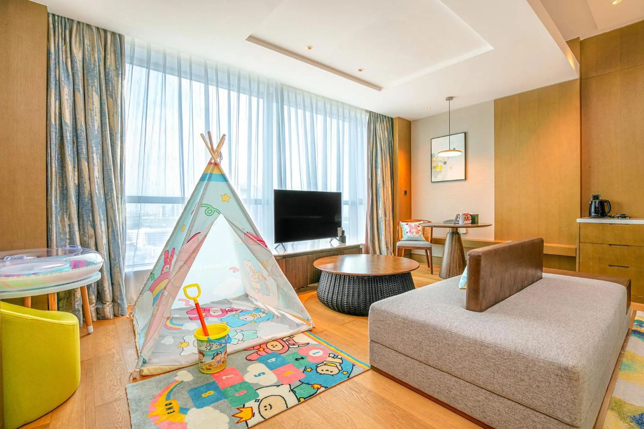 Photo of the whole room in Crowne Plaza Beihai Silver Beach by IHG