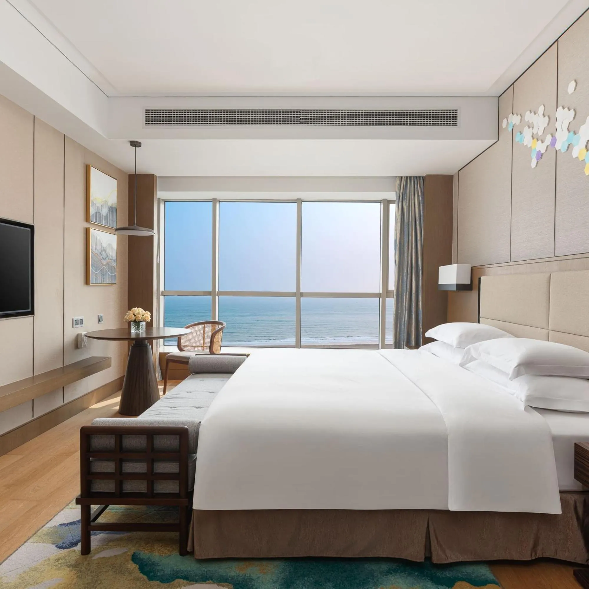 Bedroom, Bed in Crowne Plaza Beihai Silver Beach by IHG