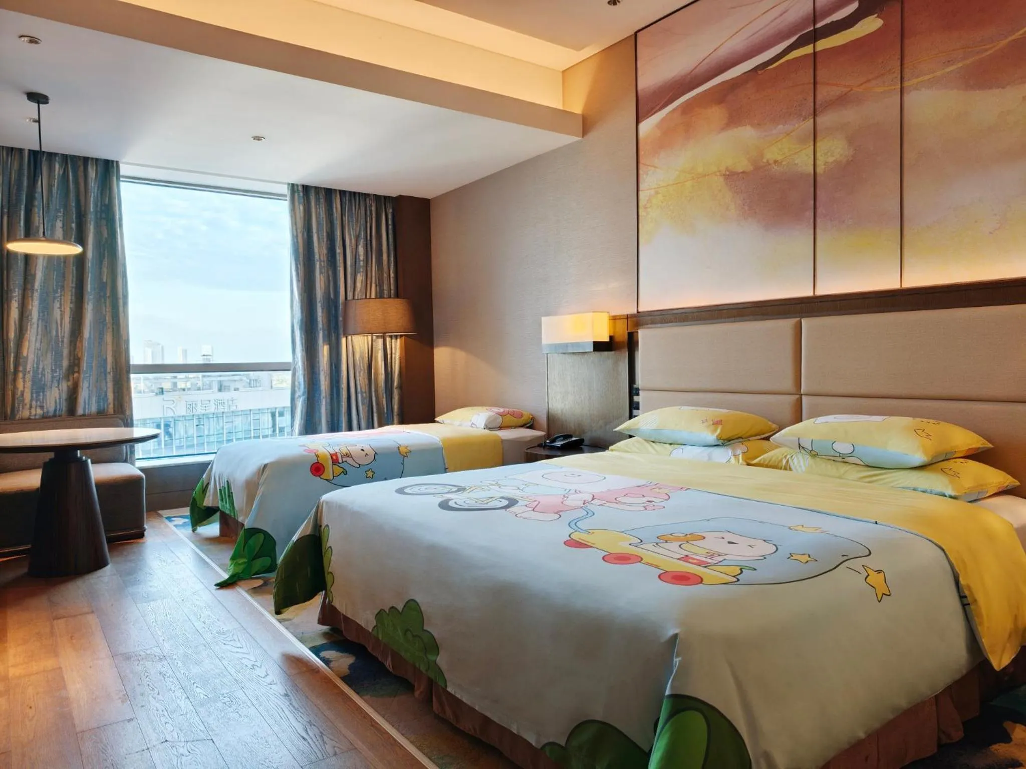 Photo of the whole room, Bed in Crowne Plaza Beihai Silver Beach by IHG