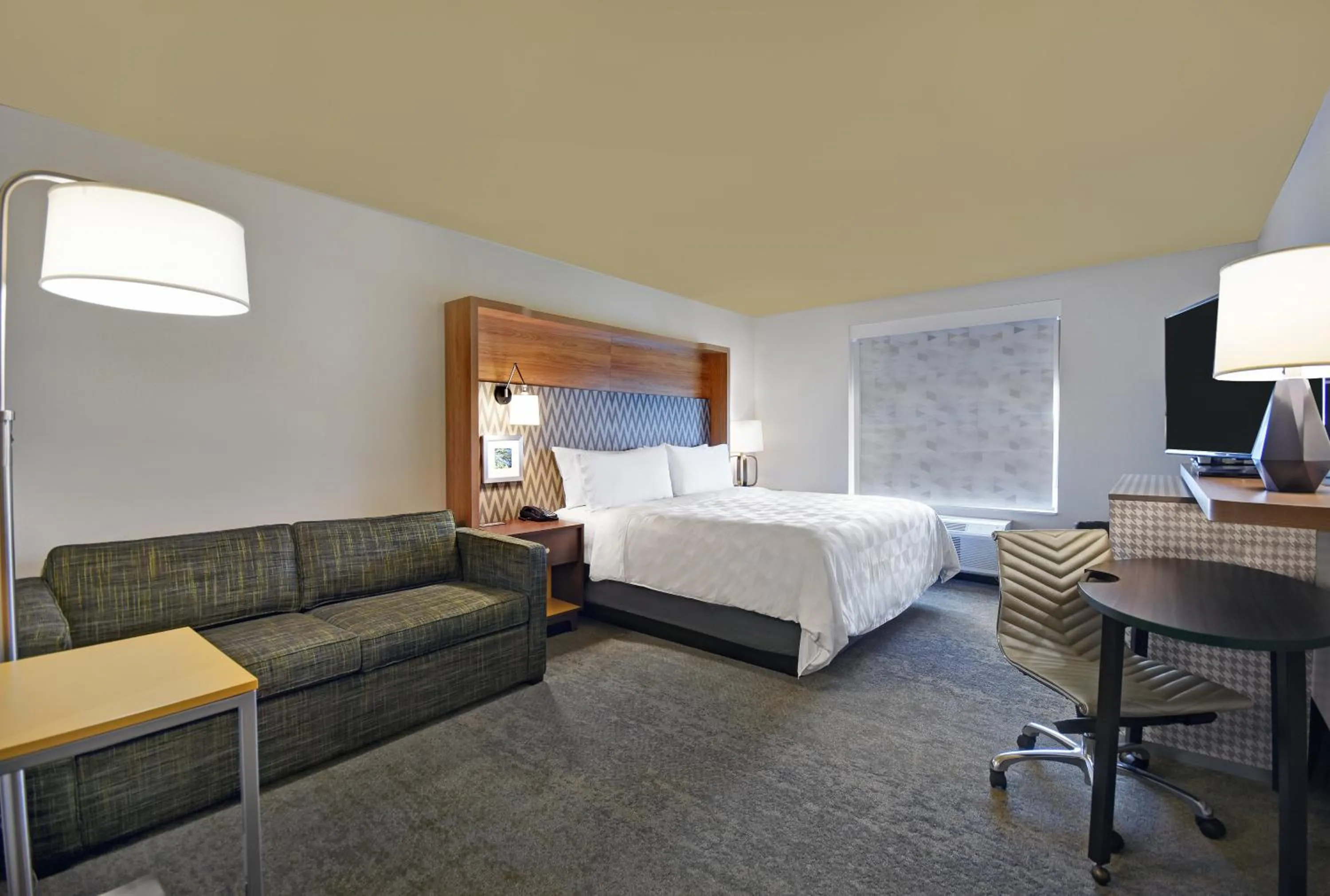 Photo of the whole room, Bed in Holiday Inn Grand Rapids North - Walker by IHG