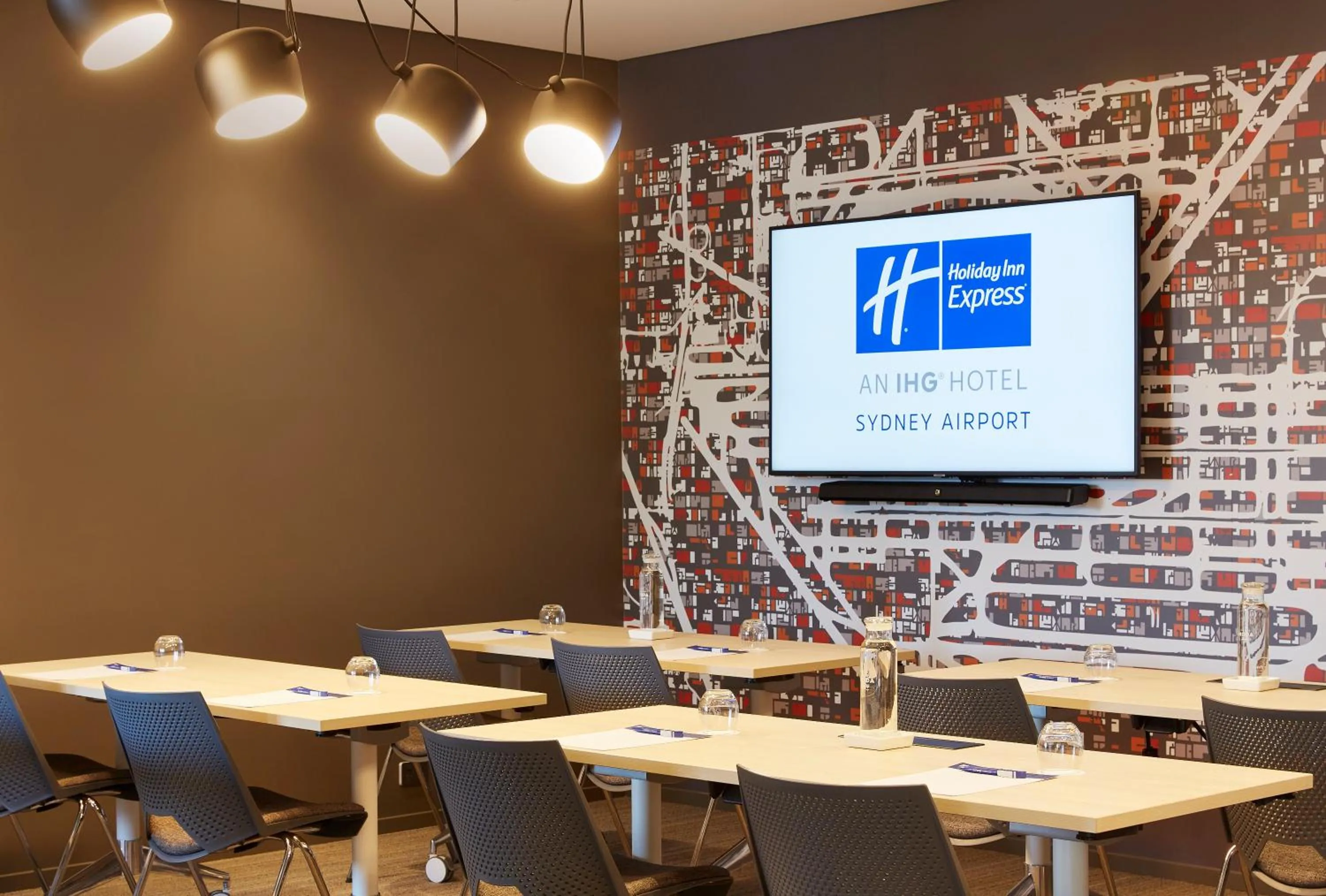 Meeting/conference room in Holiday Inn Express Sydney Airport by IHG