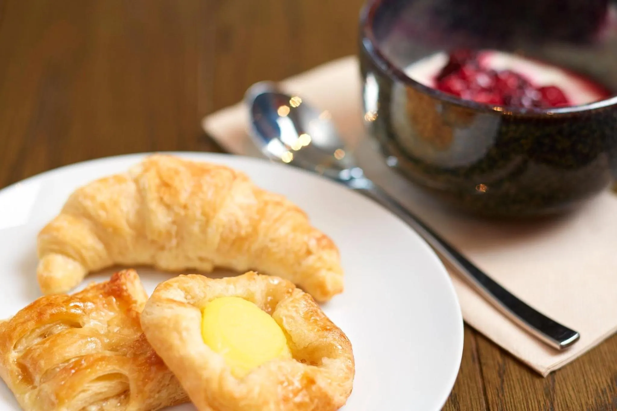 Breakfast in Holiday Inn Express Sydney Airport by IHG