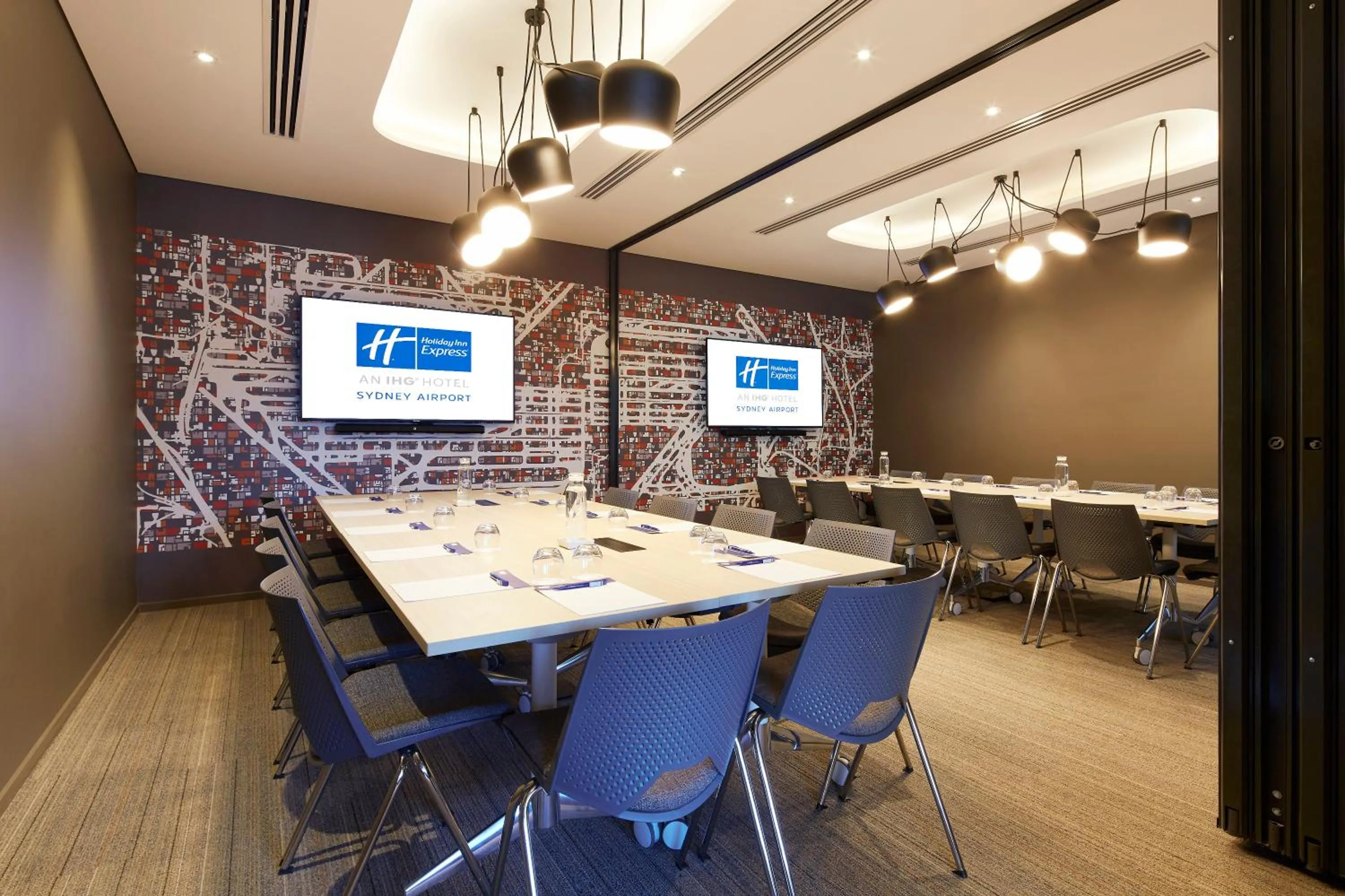 Meeting/conference room in Holiday Inn Express Sydney Airport by IHG