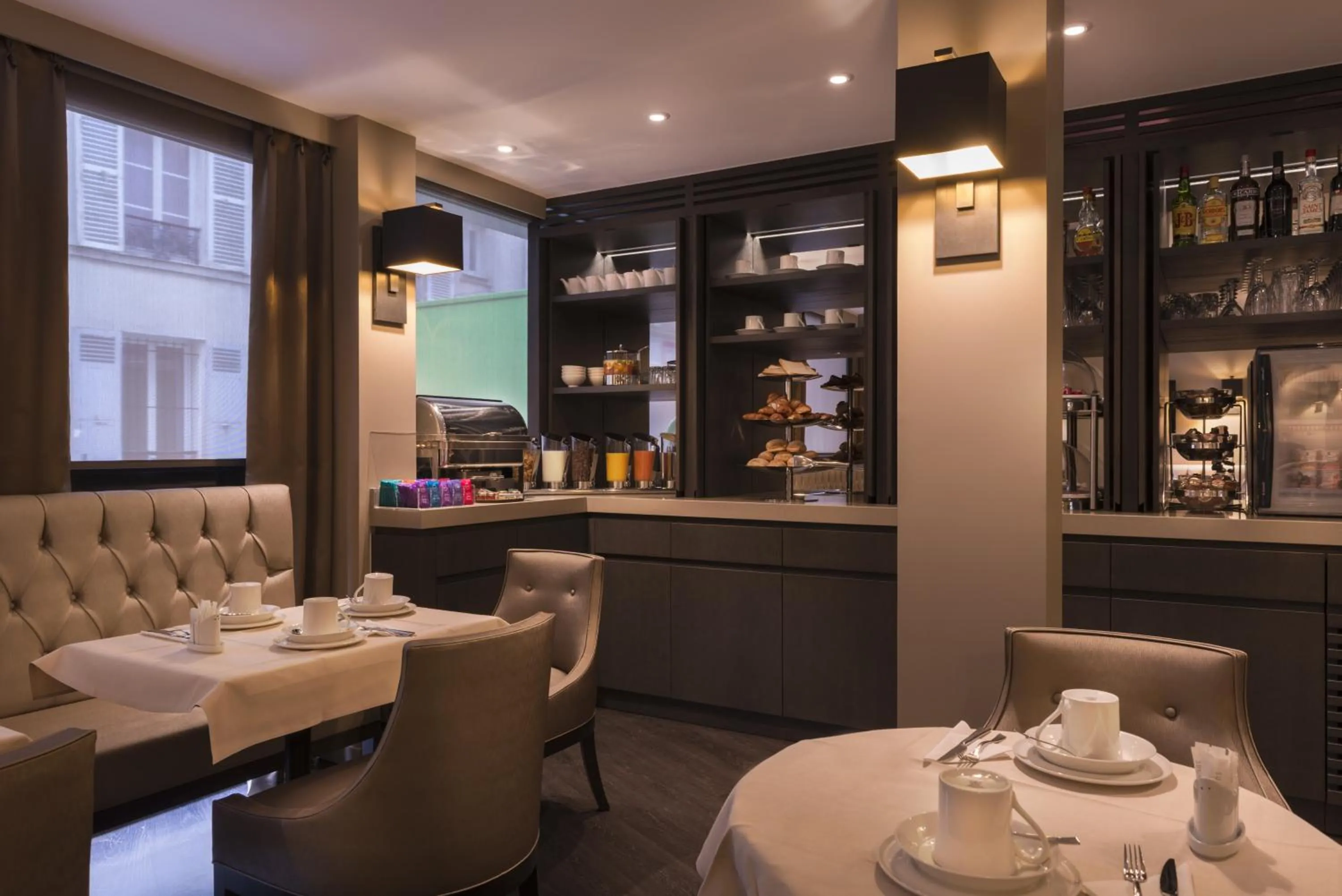 American breakfast in La Villa des Ternes