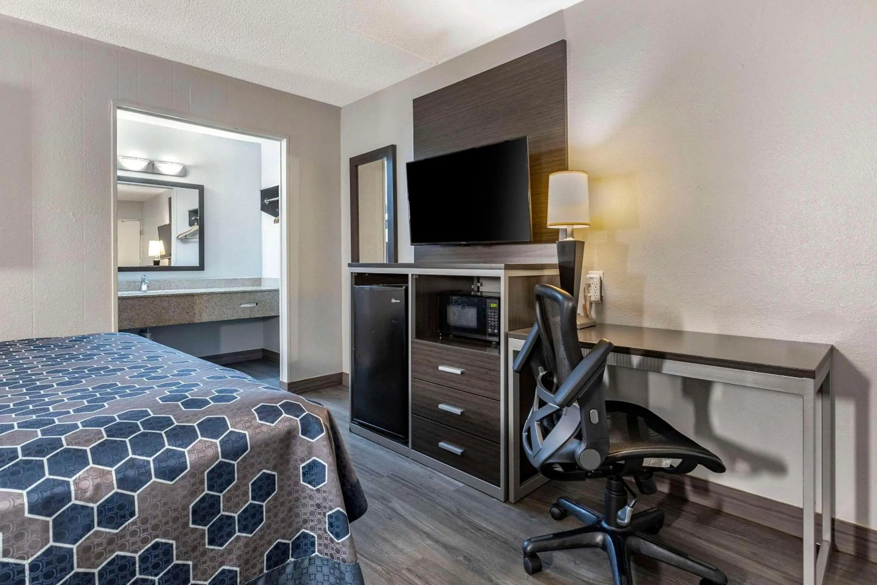 Bedroom, Bed in Rodeway Inn Union