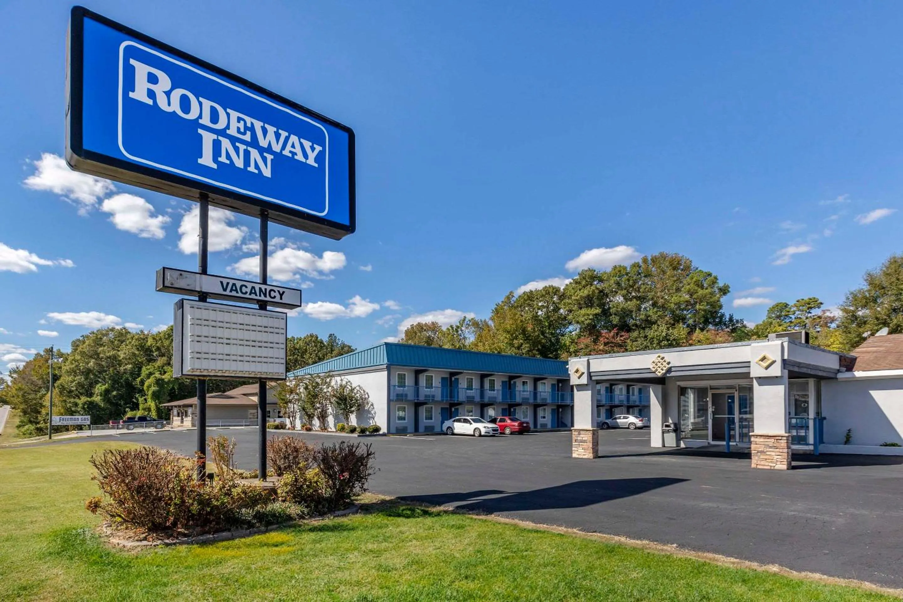 Property building in Rodeway Inn Union