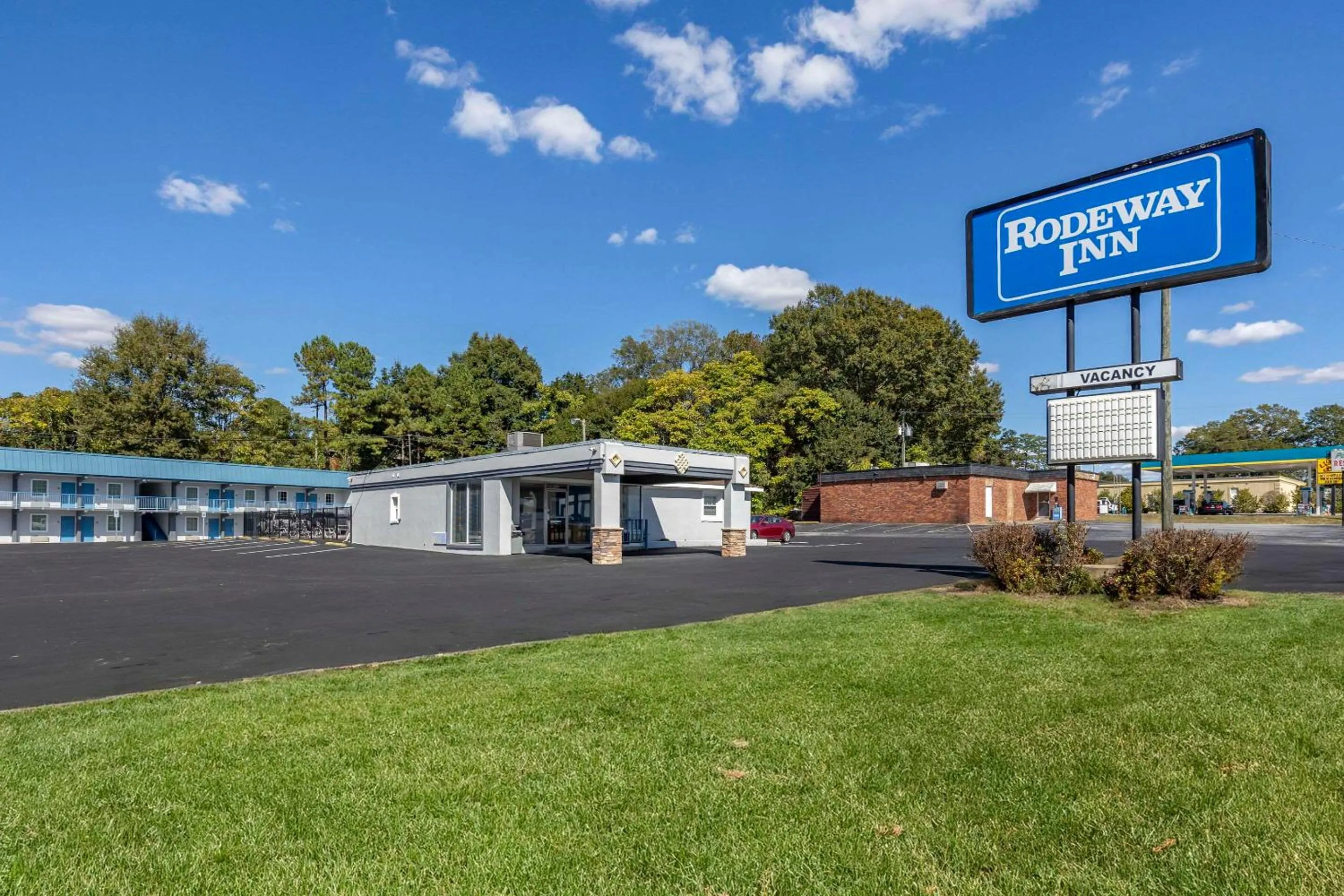 Property building in Rodeway Inn Union