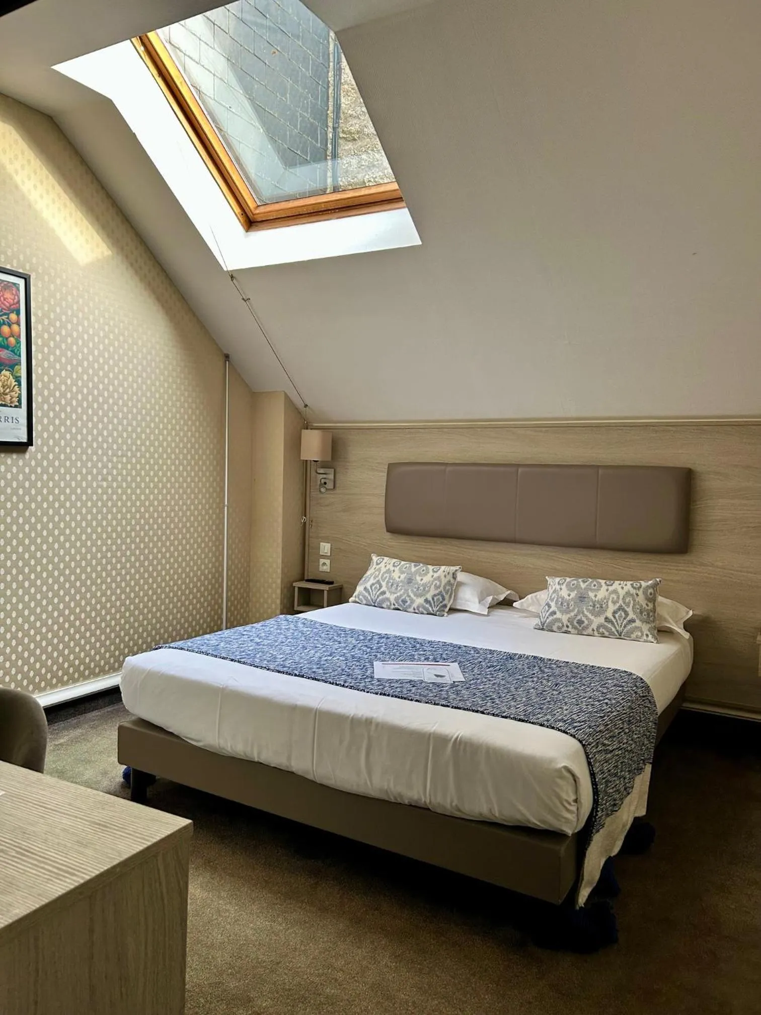 Bedroom, Bed in Cit'Hotel le Challonge