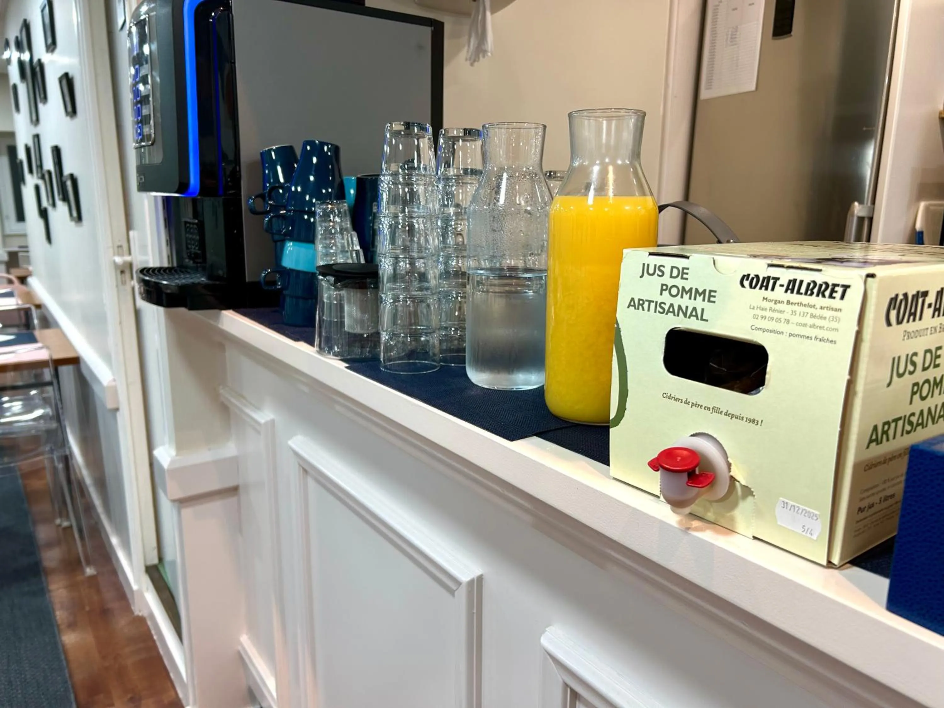 Breakfast in Cit'Hotel le Challonge