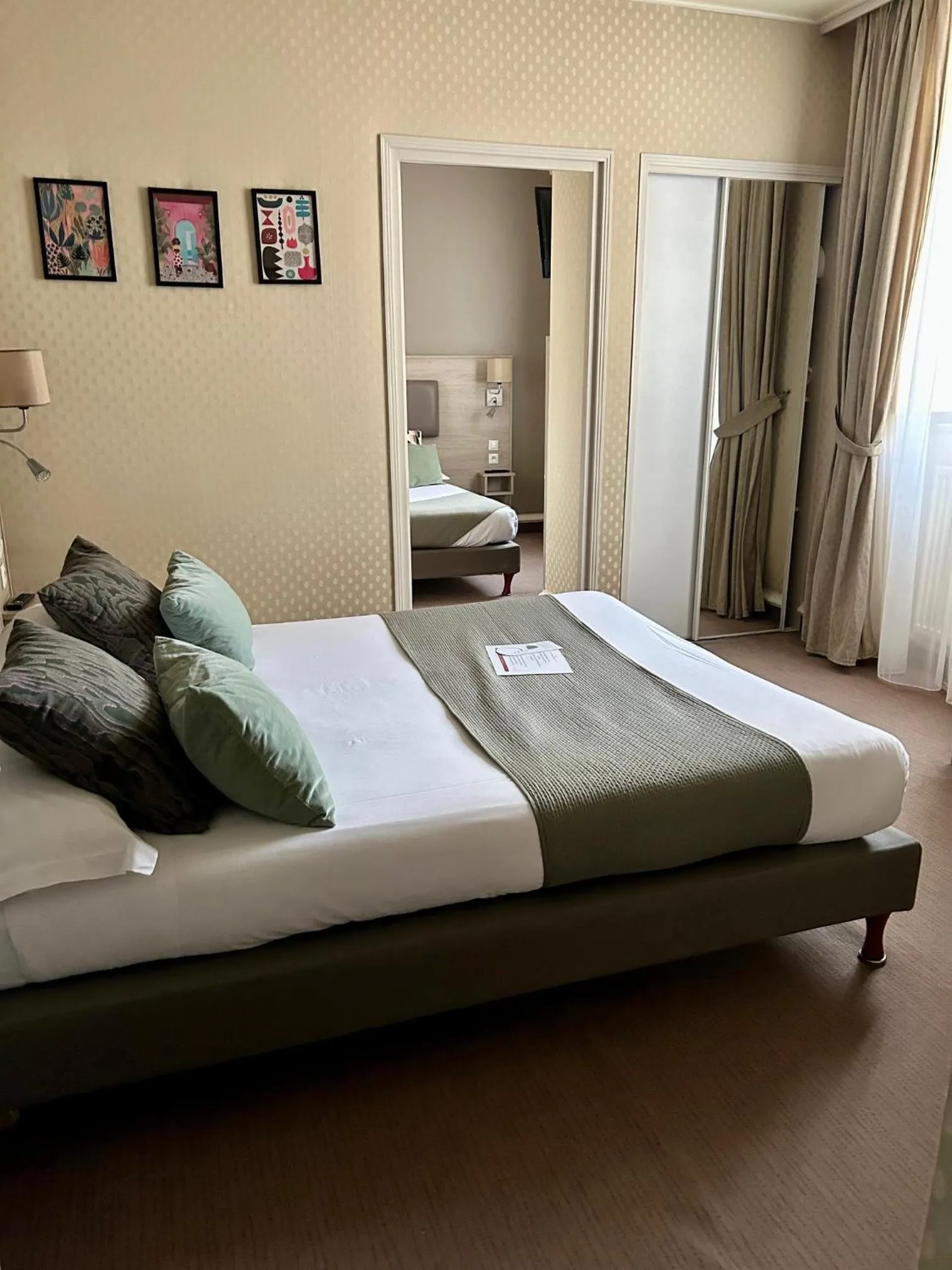 Bedroom, Bed in Cit'Hotel le Challonge