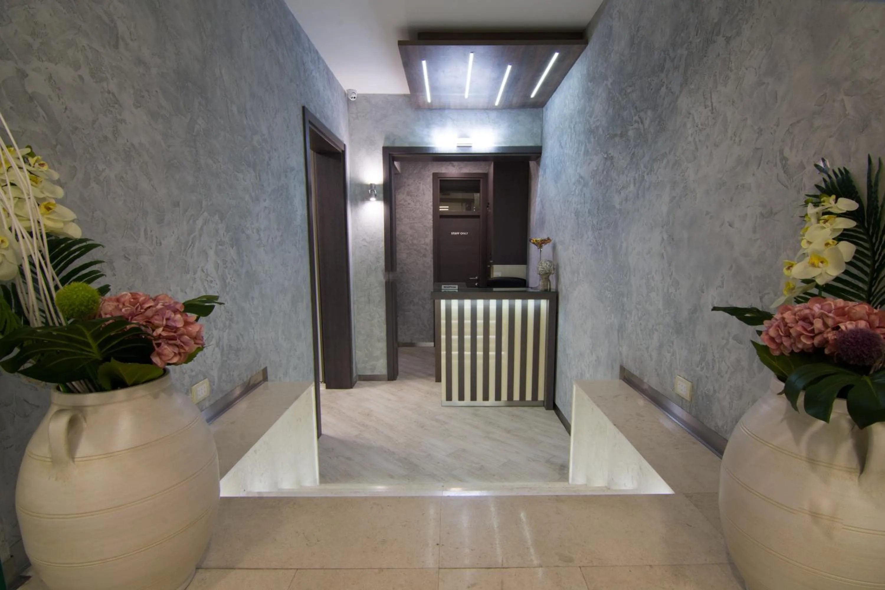 Lobby or reception in Omia