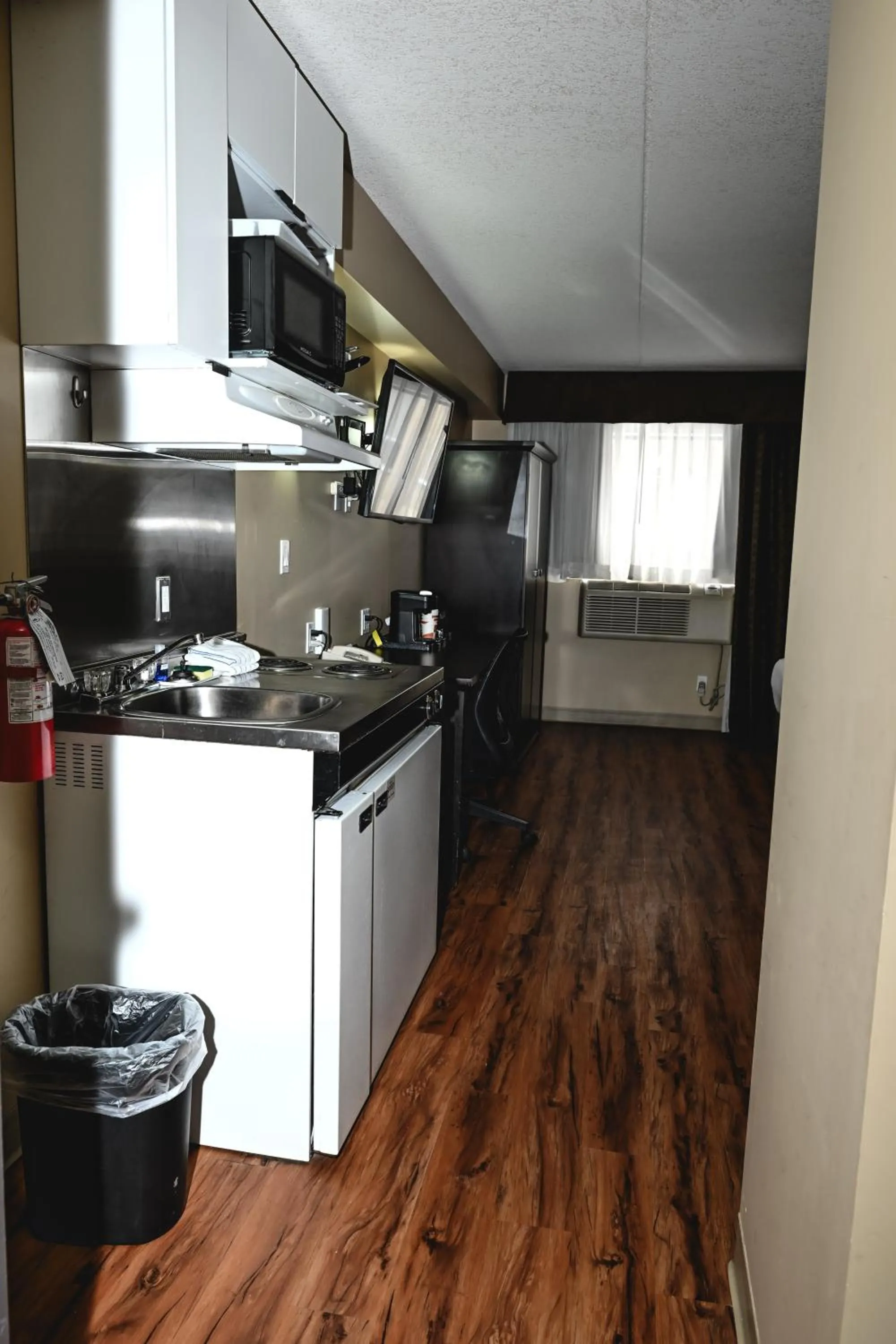 Kitchen or kitchenette in Quality Hotel & Conference Centre