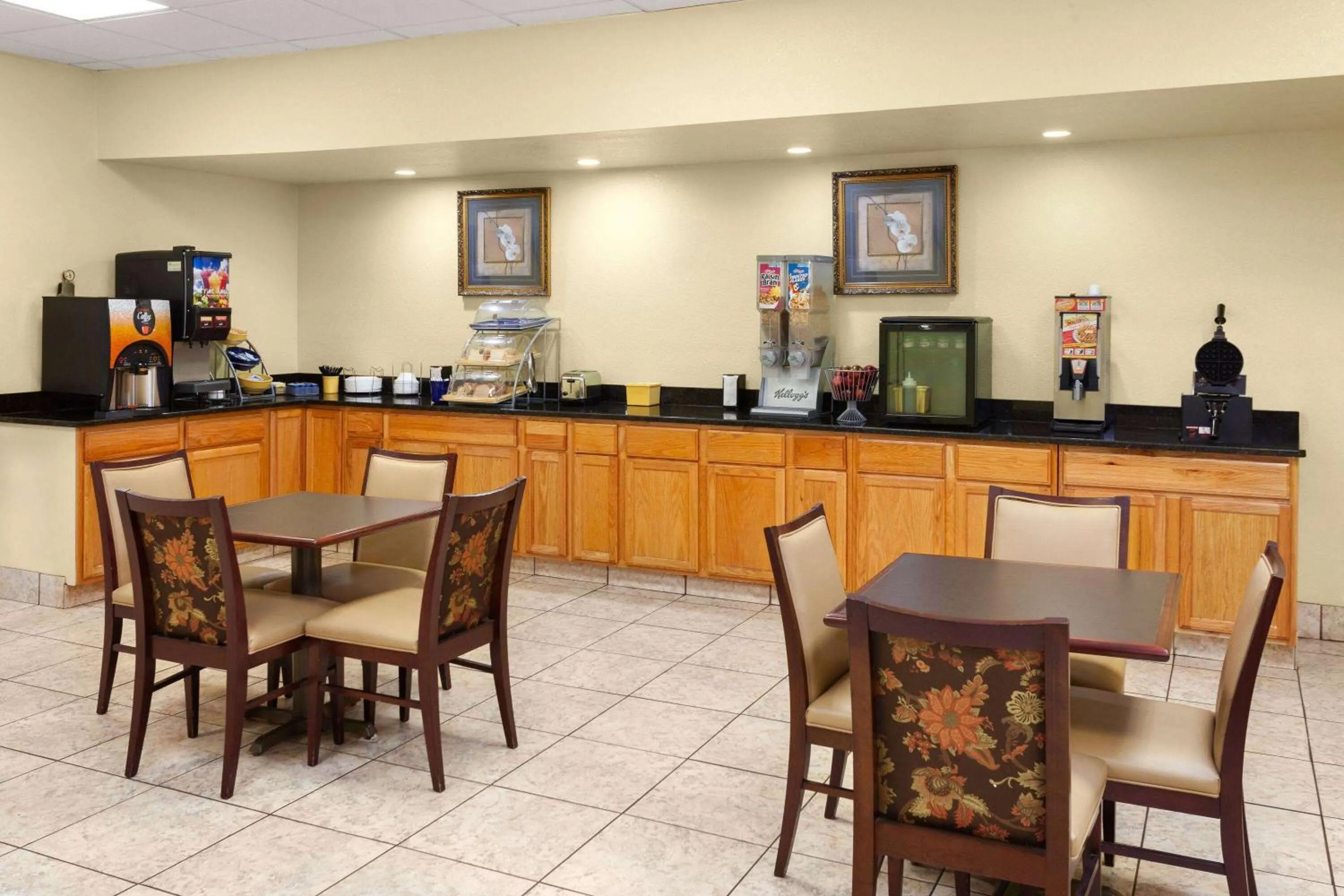 Breakfast in Days Inn by Wyndham Shelby